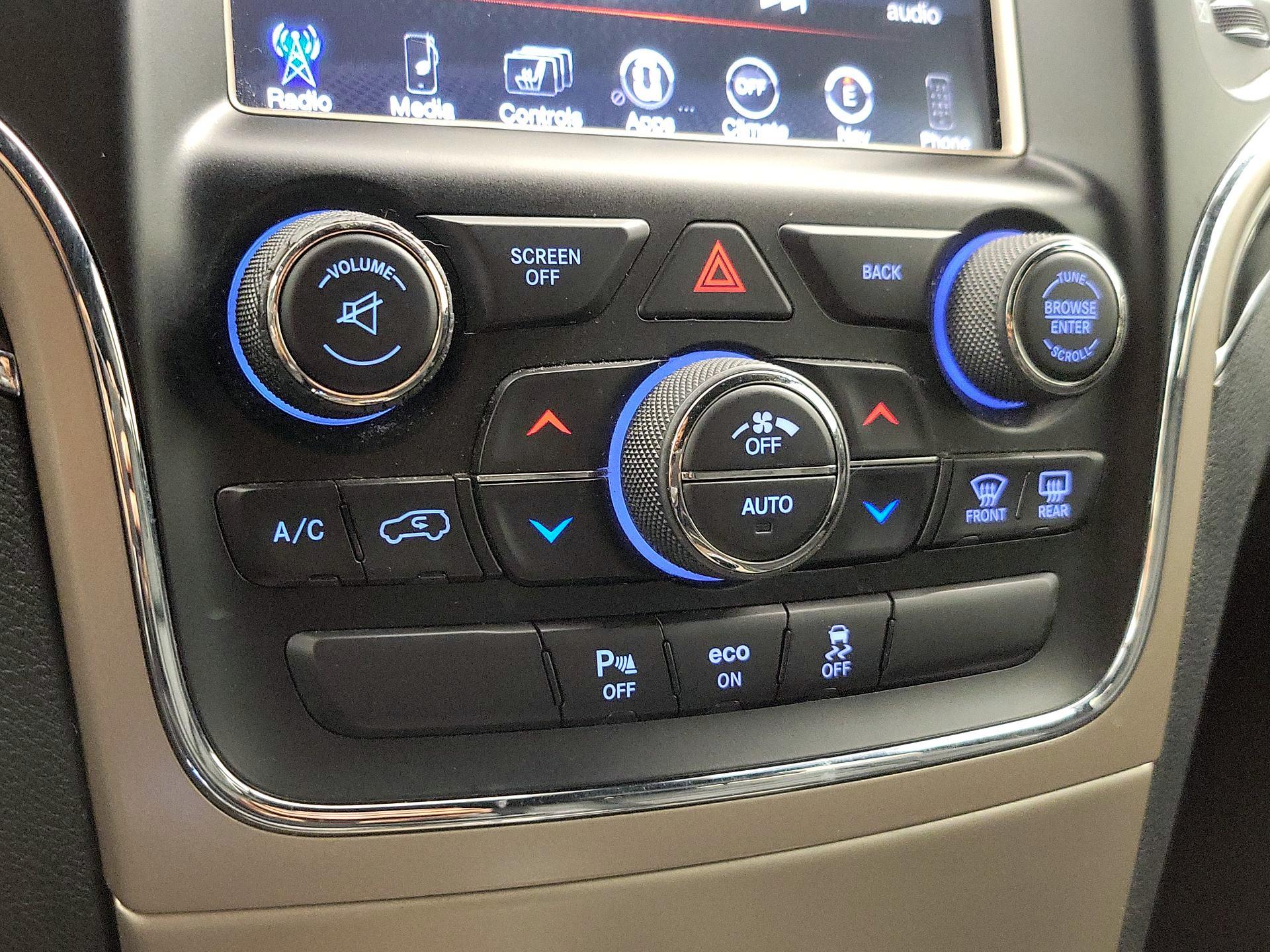 Thumbnail: 2014 Jeep Grand Cherokee - 17