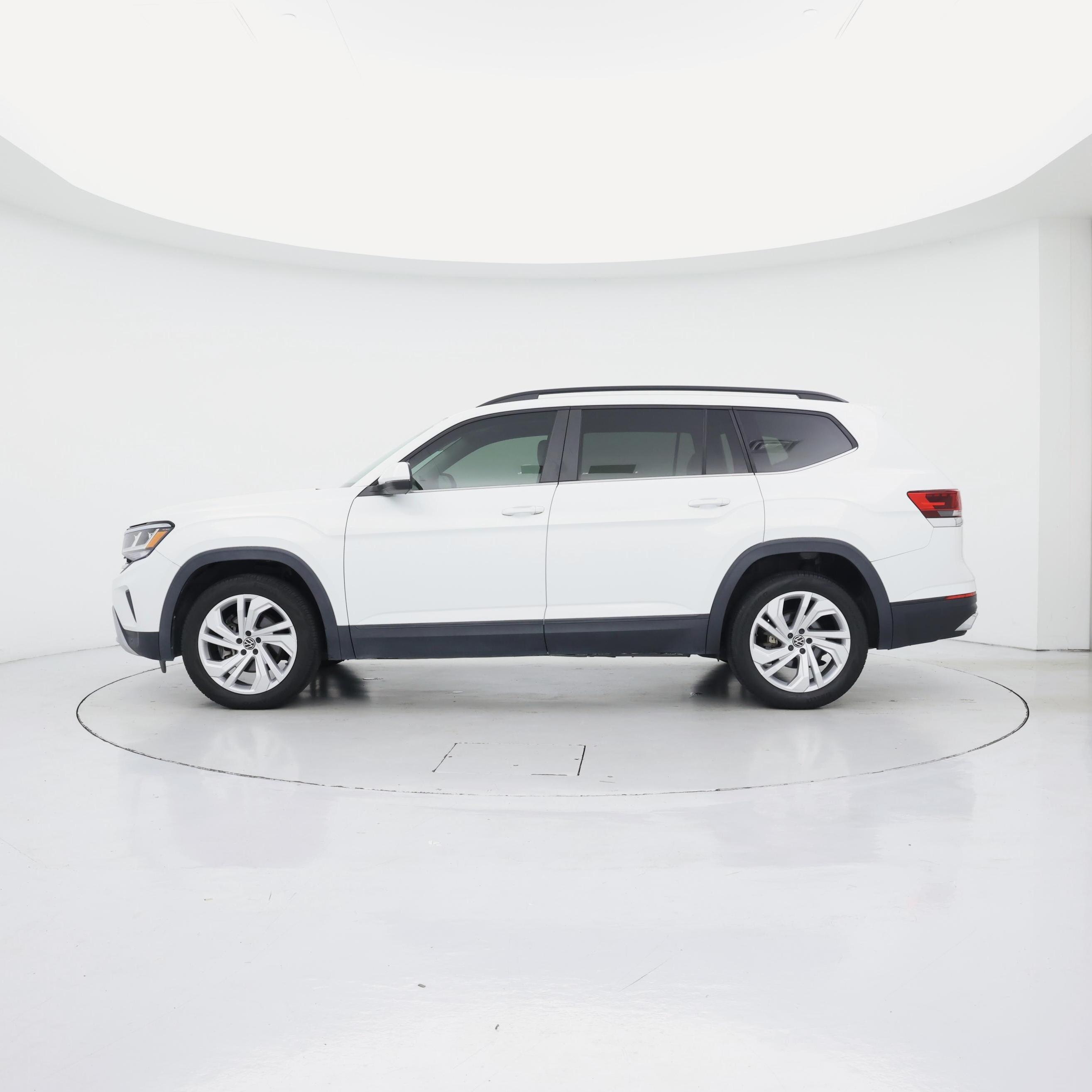 Thumbnail: 2021 Volkswagen Atlas - 3