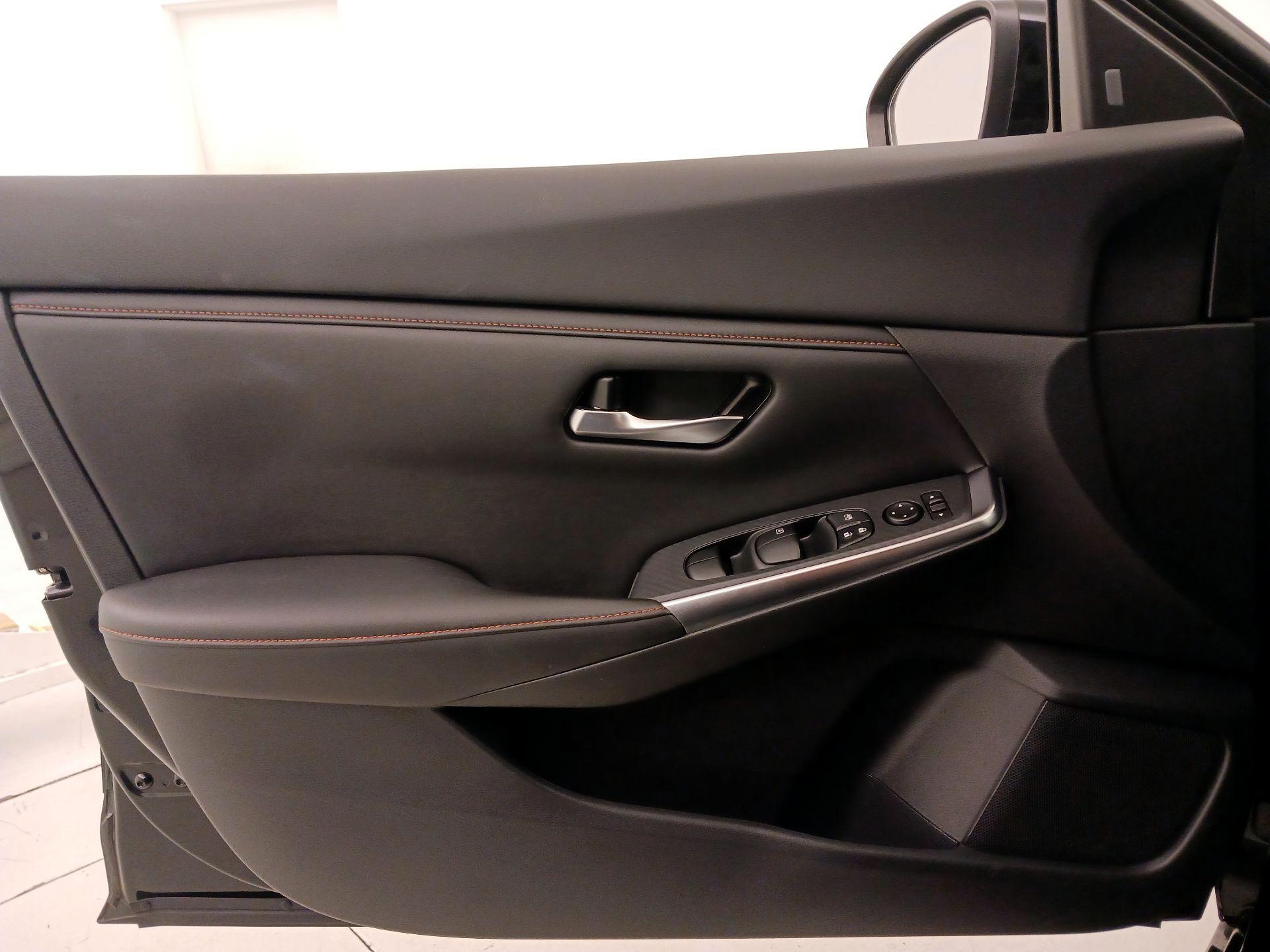 Thumbnail: 2021 Nissan Sentra - 12