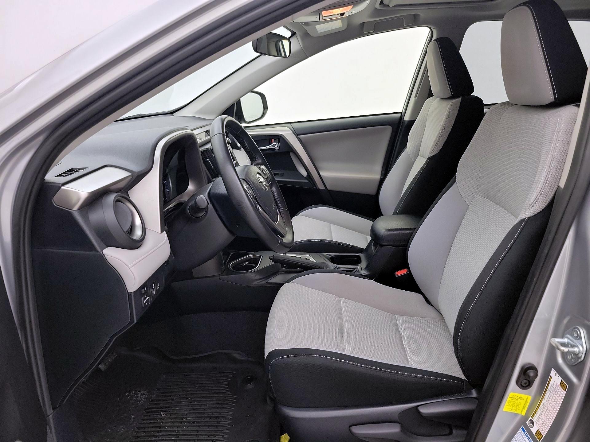 Thumbnail: 2018 Toyota RAV4 - 11