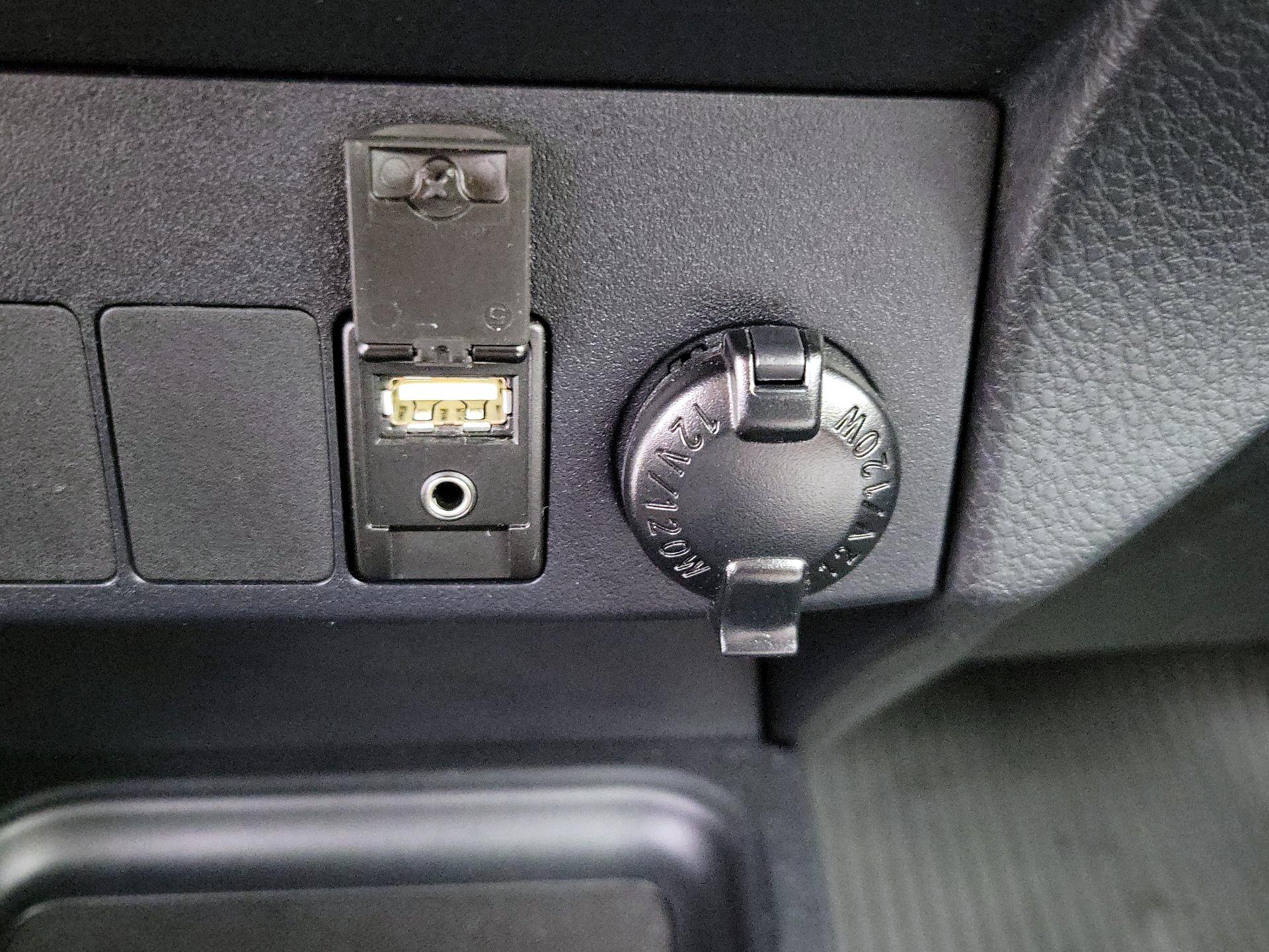 Thumbnail: 2018 Toyota RAV4 - 18