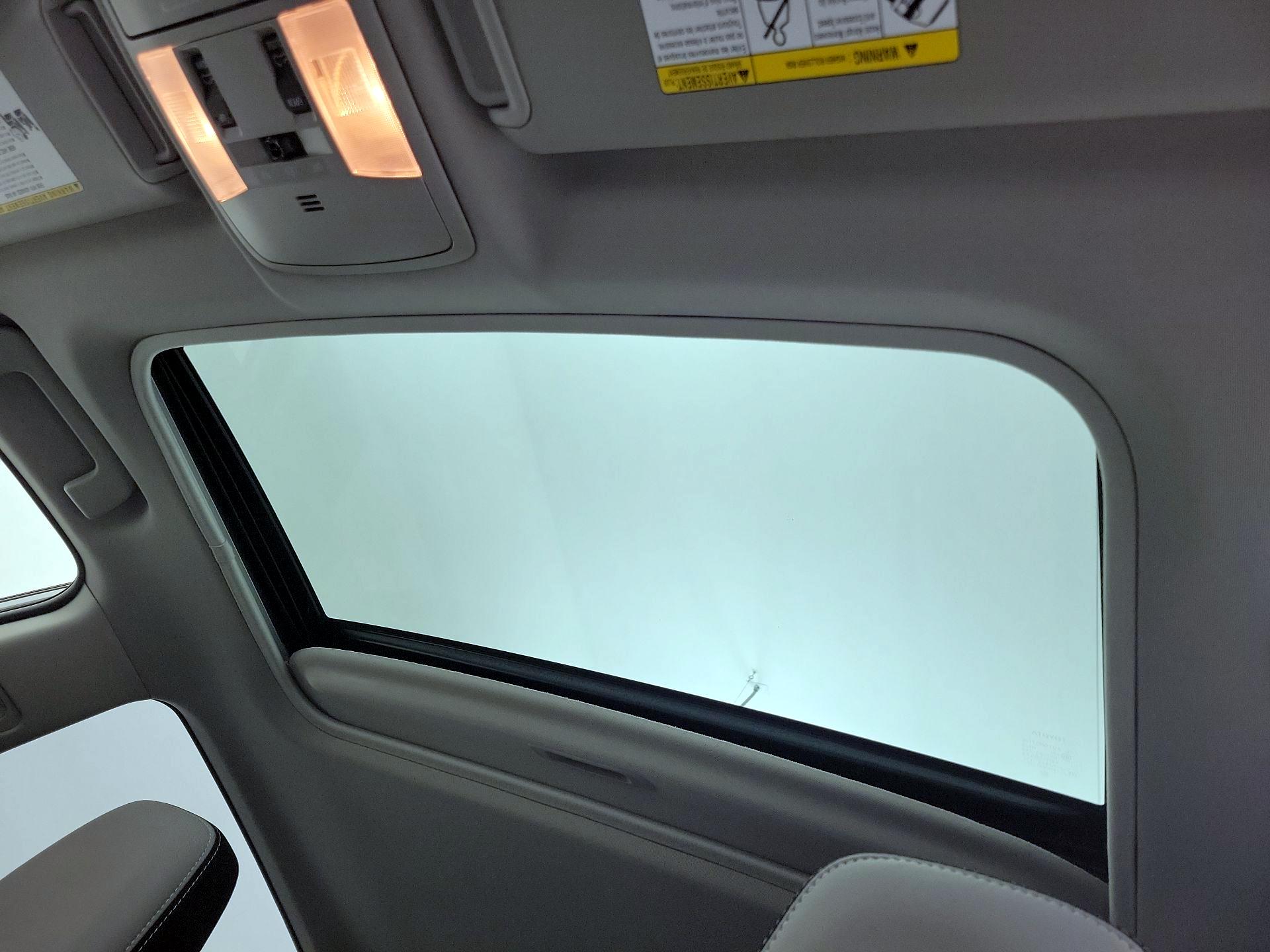 Thumbnail: 2018 Toyota RAV4 - 19