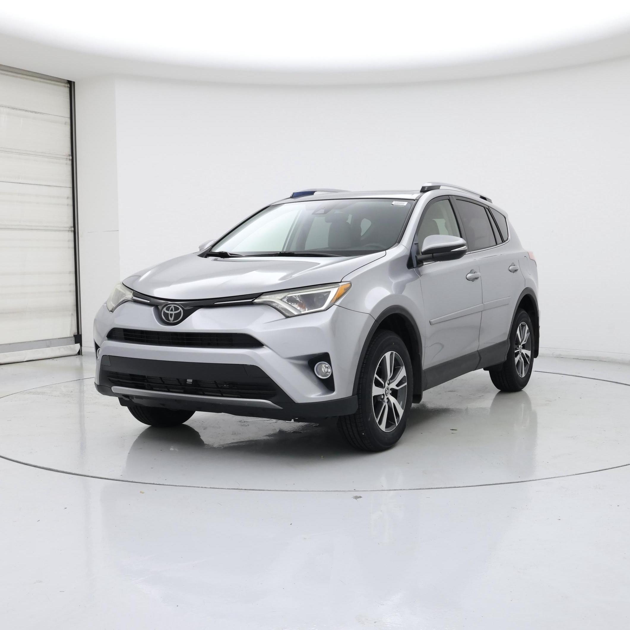 Thumbnail: 2018 Toyota RAV4 - 4