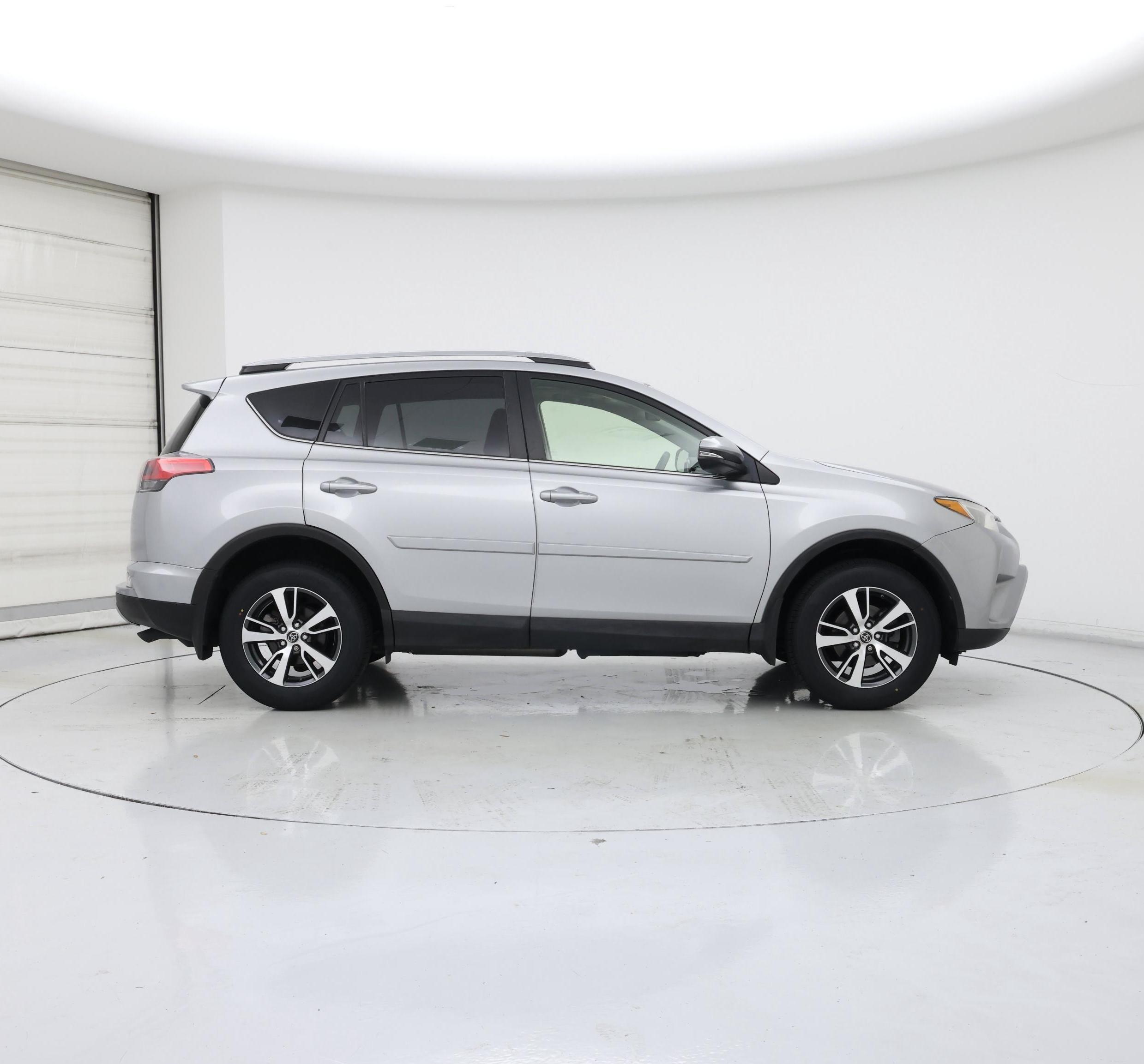 Thumbnail: 2018 Toyota RAV4 - 7