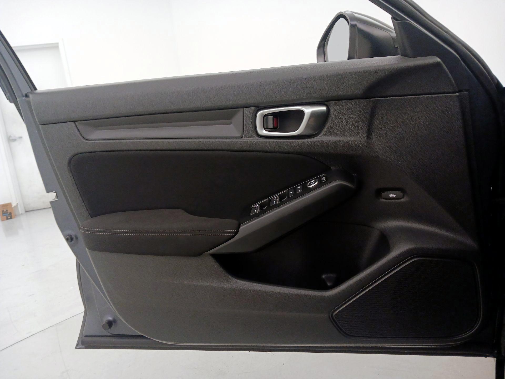 Thumbnail: 2023 Honda Civic - 12