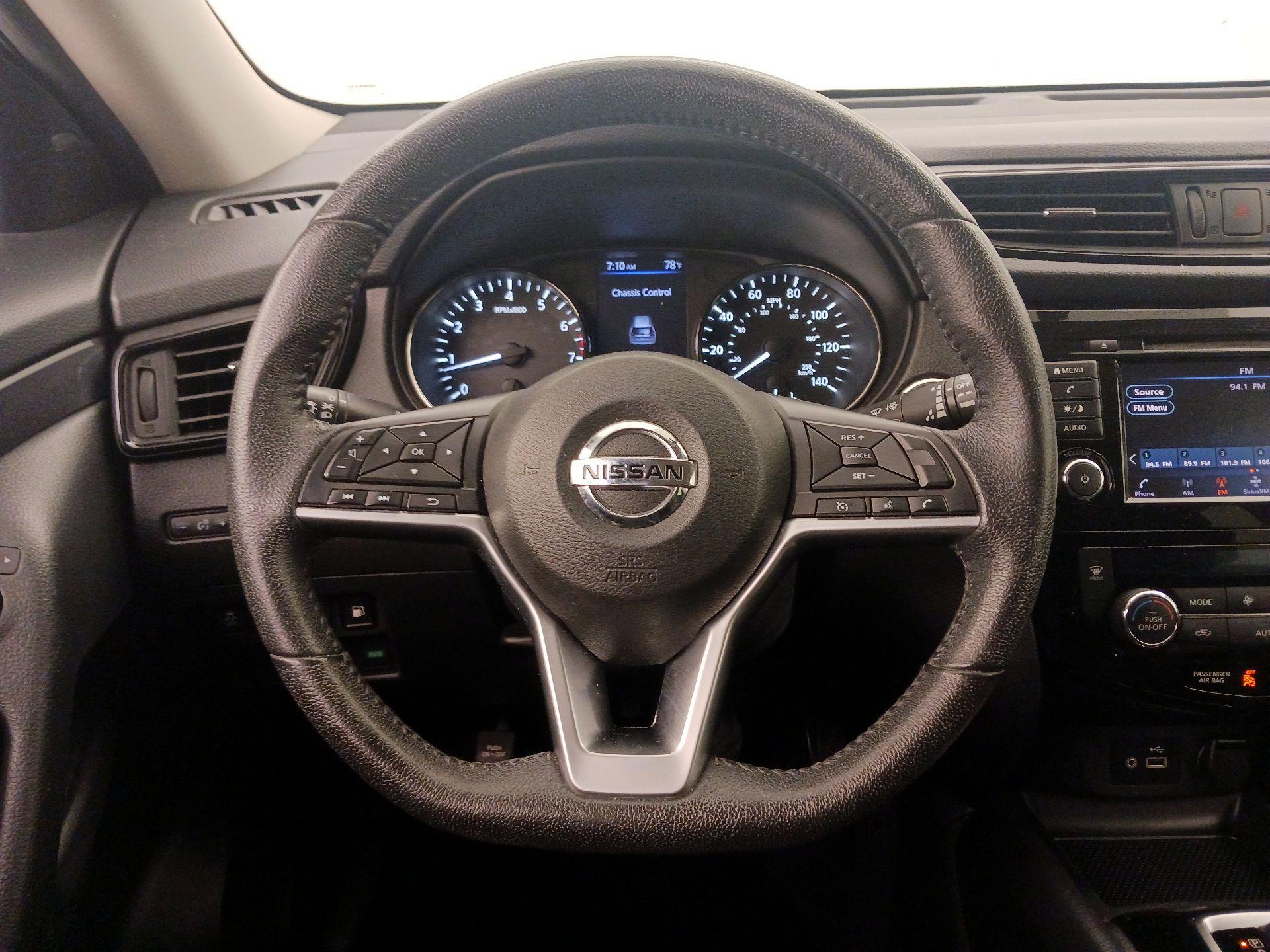Thumbnail: 2018 Nissan Rogue - 10