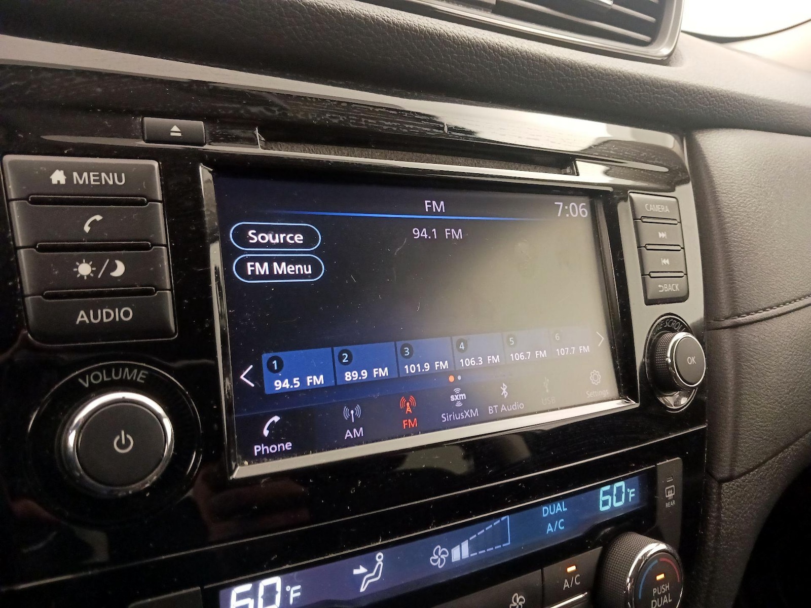 2018 Nissan Rogue SV - Photo 16