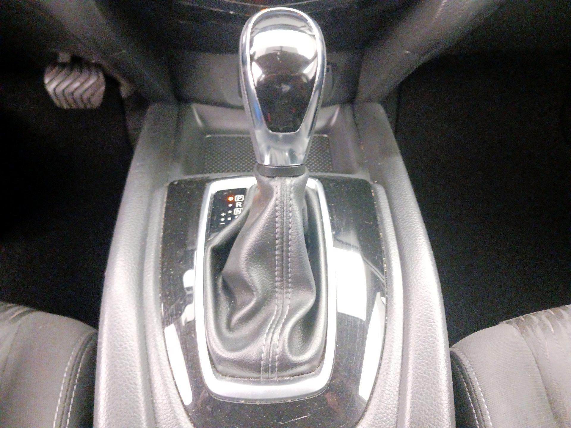 Thumbnail: 2018 Nissan Rogue - 17