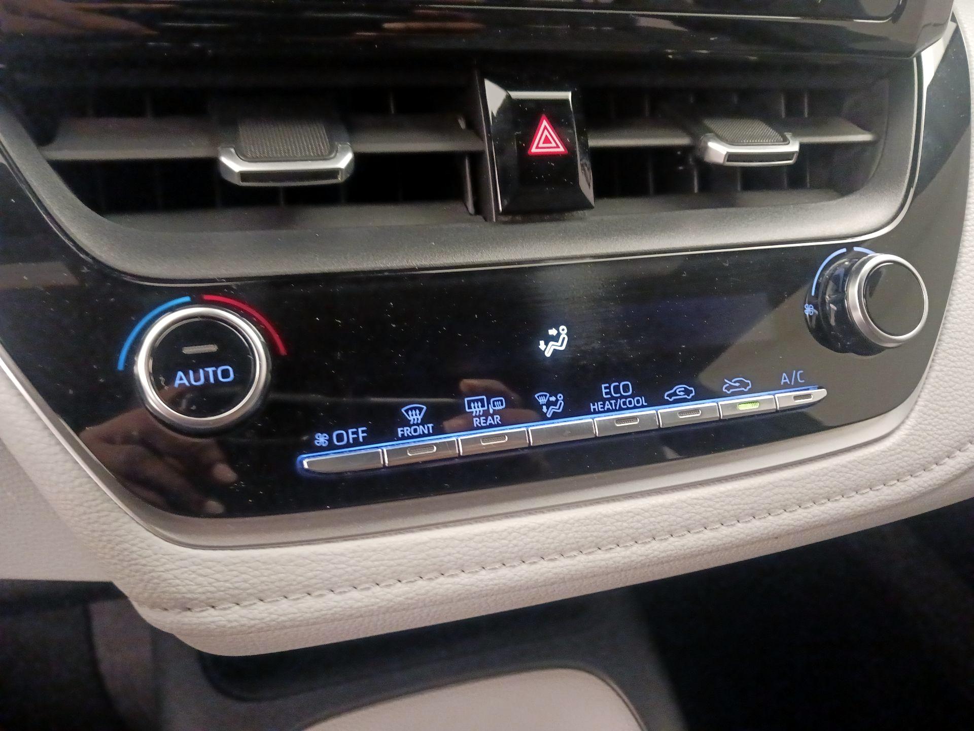 Thumbnail: 2021 Toyota Corolla - 16
