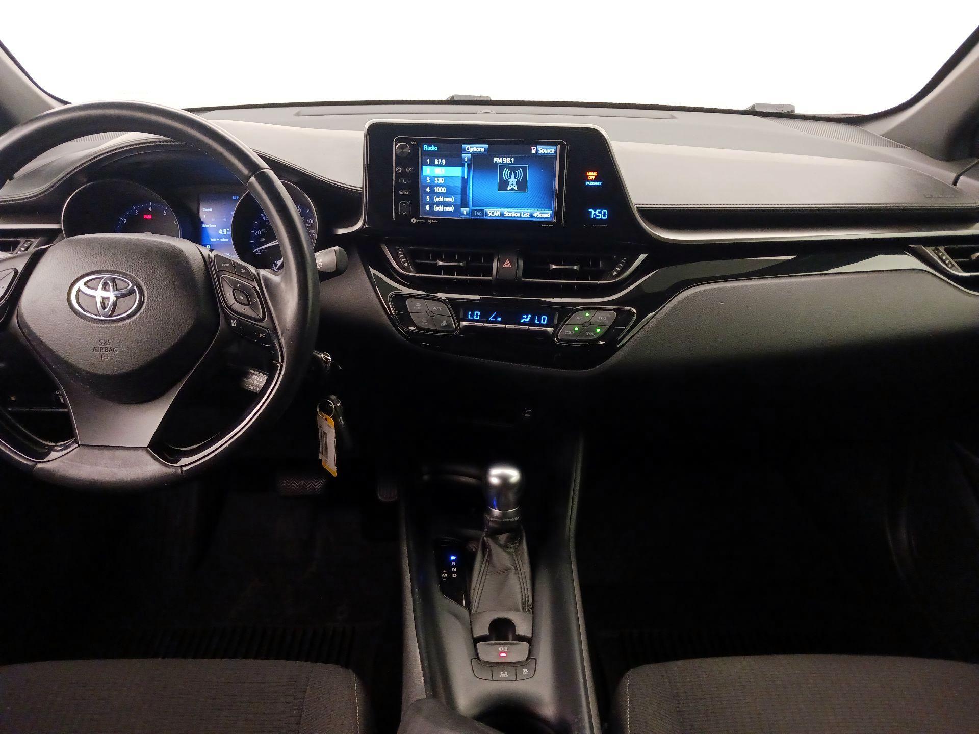 Thumbnail: 2018 Toyota C-HR - 9