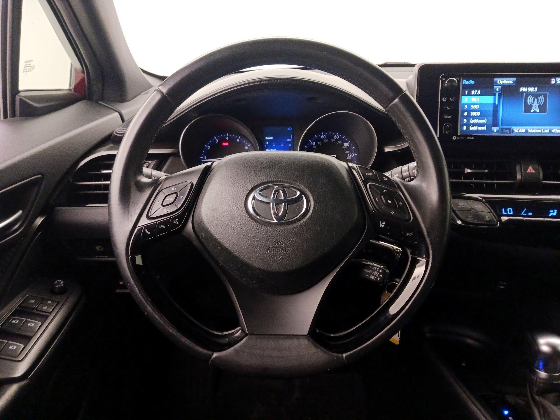 Thumbnail: 2018 Toyota C-HR - 10