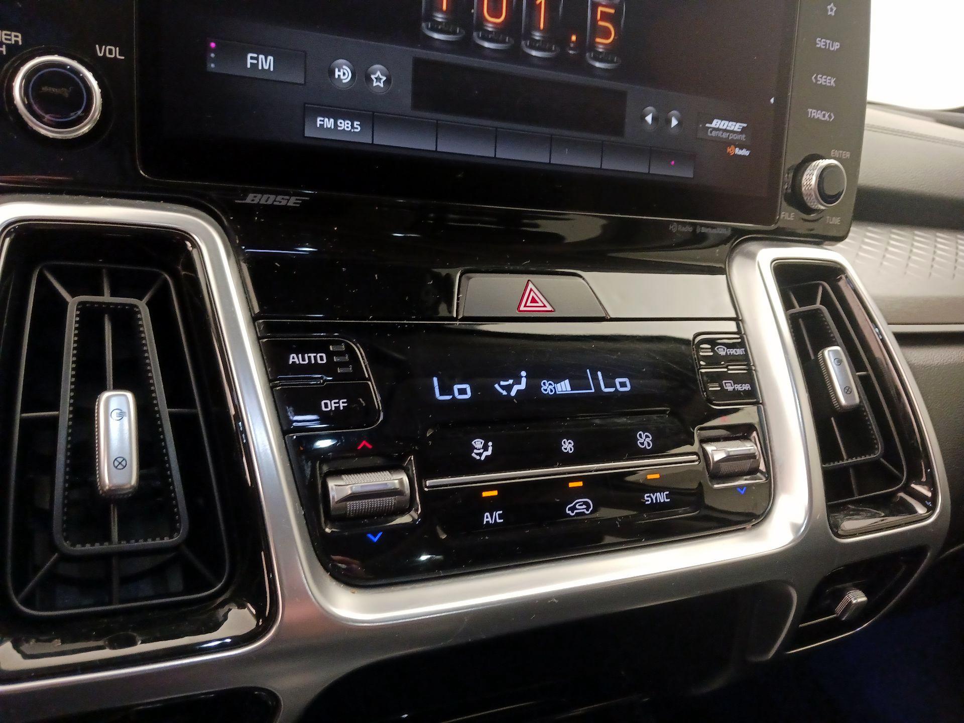 Thumbnail: 2021 Kia Sorento - 17