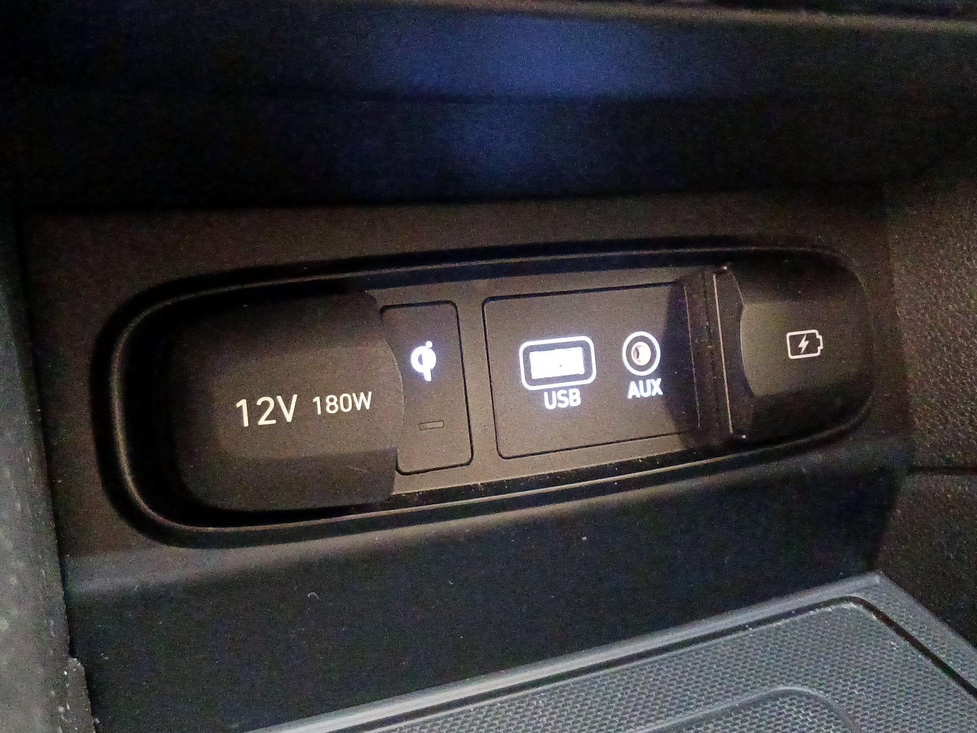 Thumbnail: 2019 Hyundai Santa Fe - 18