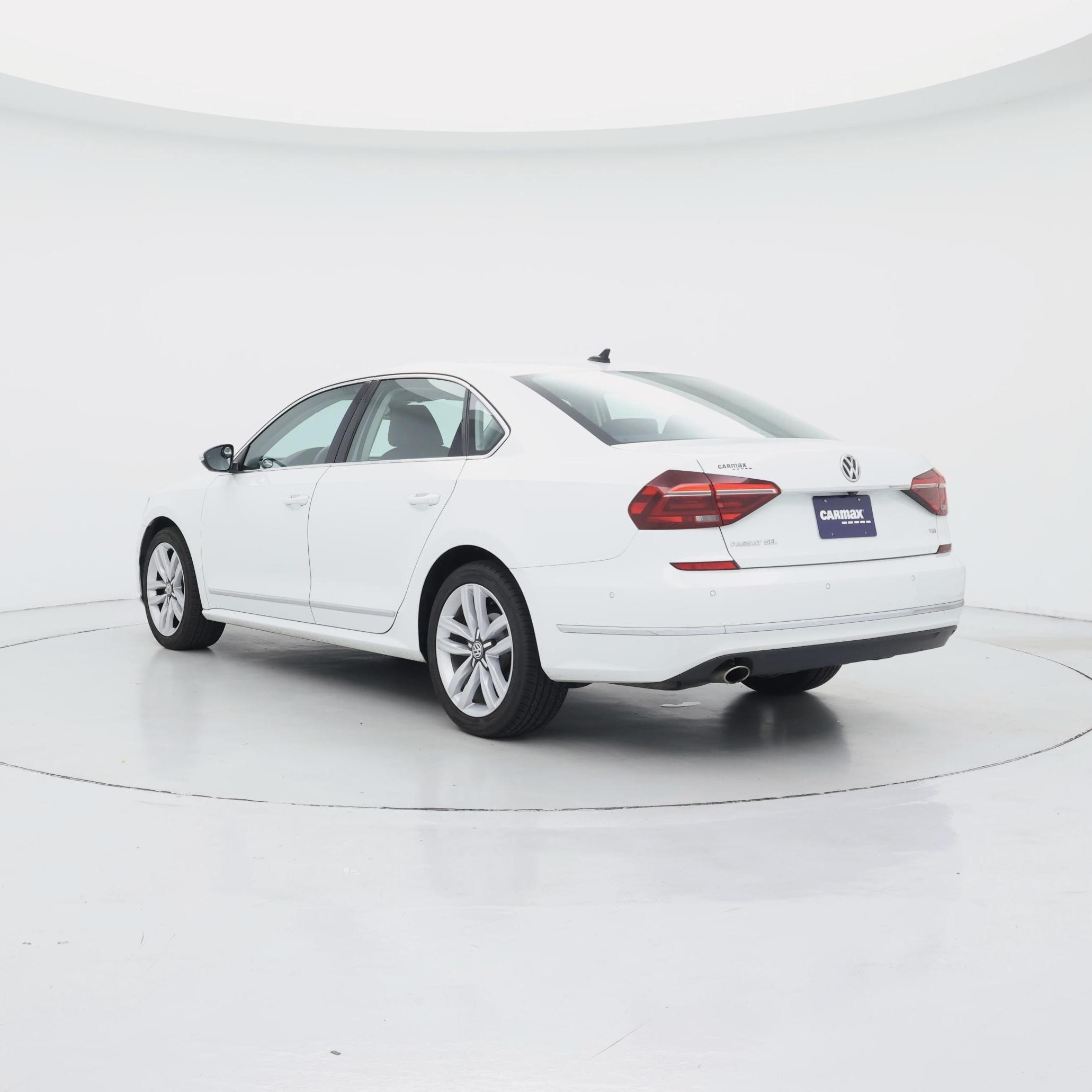 Thumbnail: 2017 Volkswagen Passat - 2