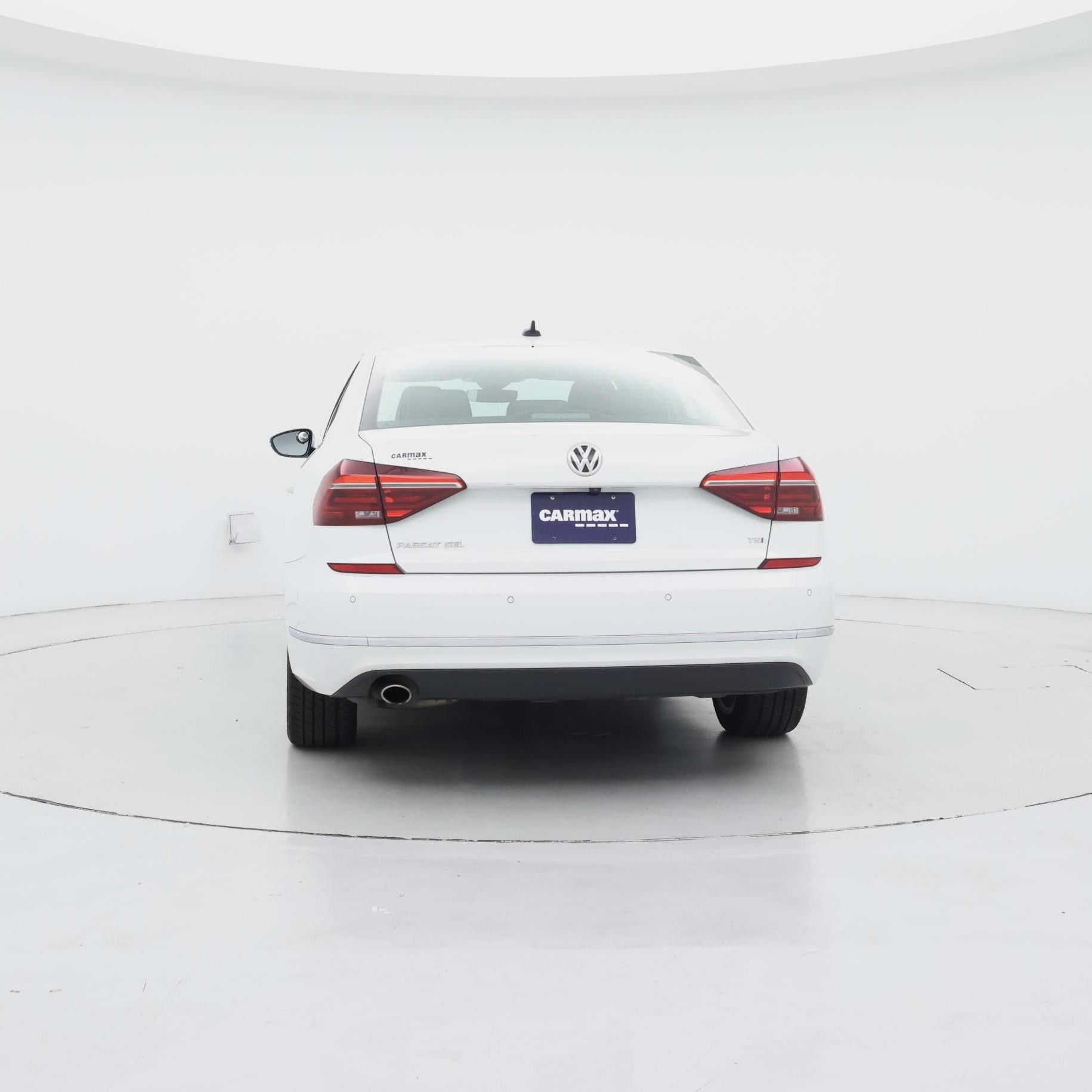 Thumbnail: 2017 Volkswagen Passat - 6