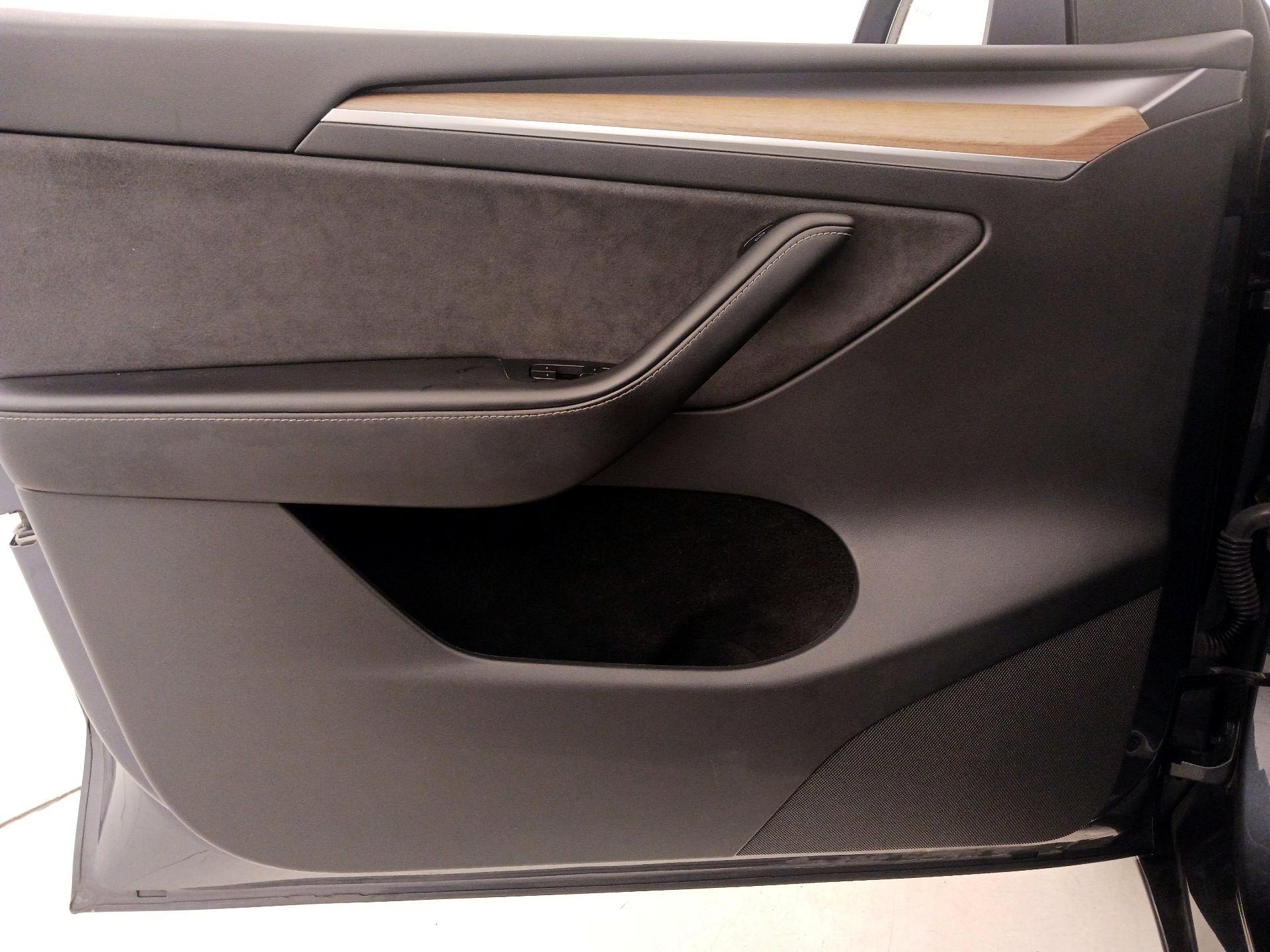 Thumbnail: 2022 Tesla Model Y - 12
