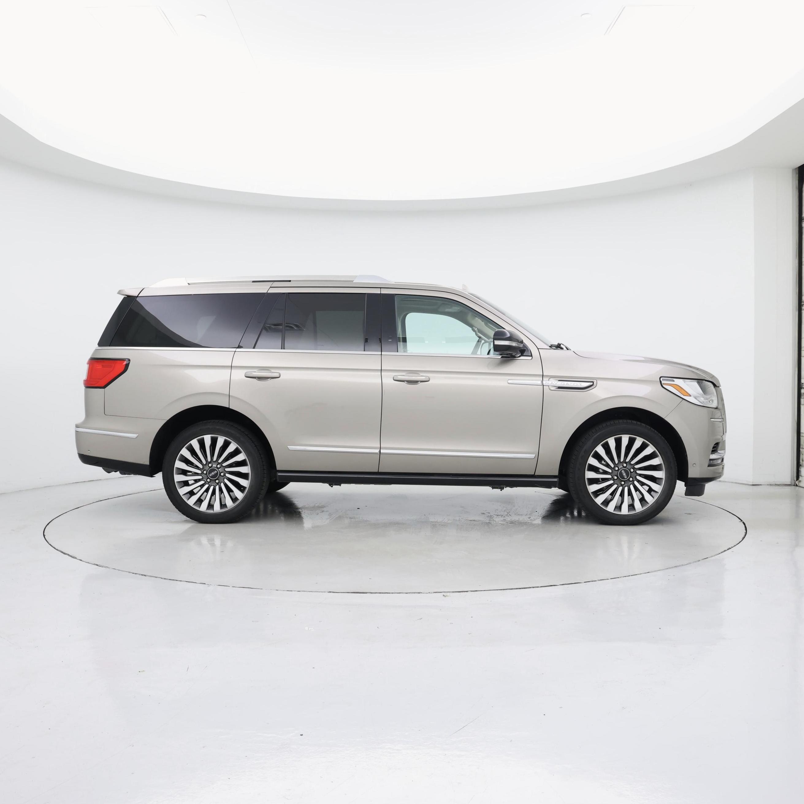 Thumbnail: 2020 Lincoln Navigator - 7
