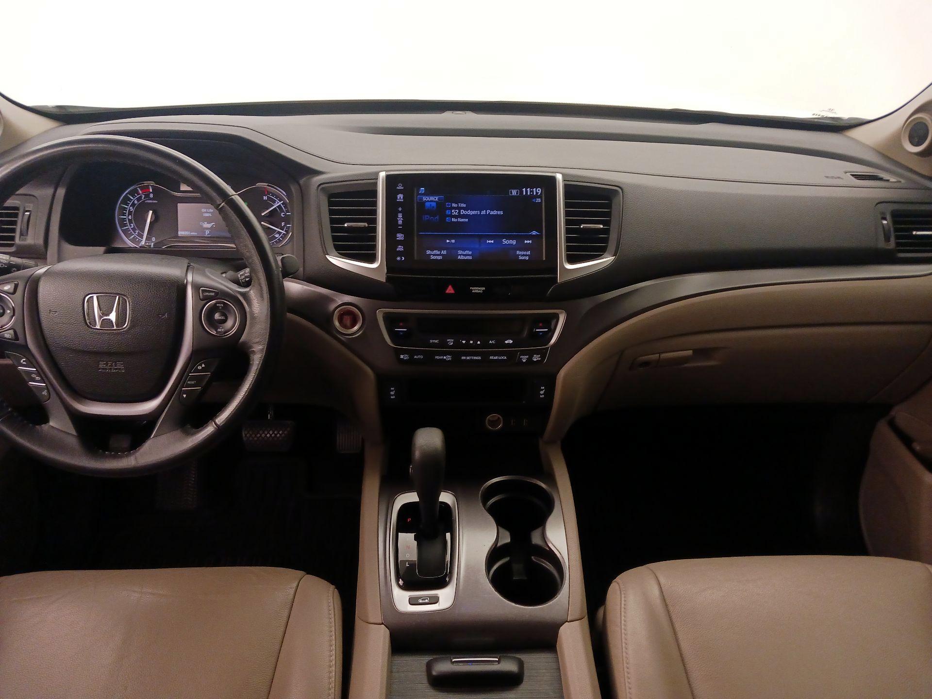 Thumbnail: 2018 Honda Pilot - 9
