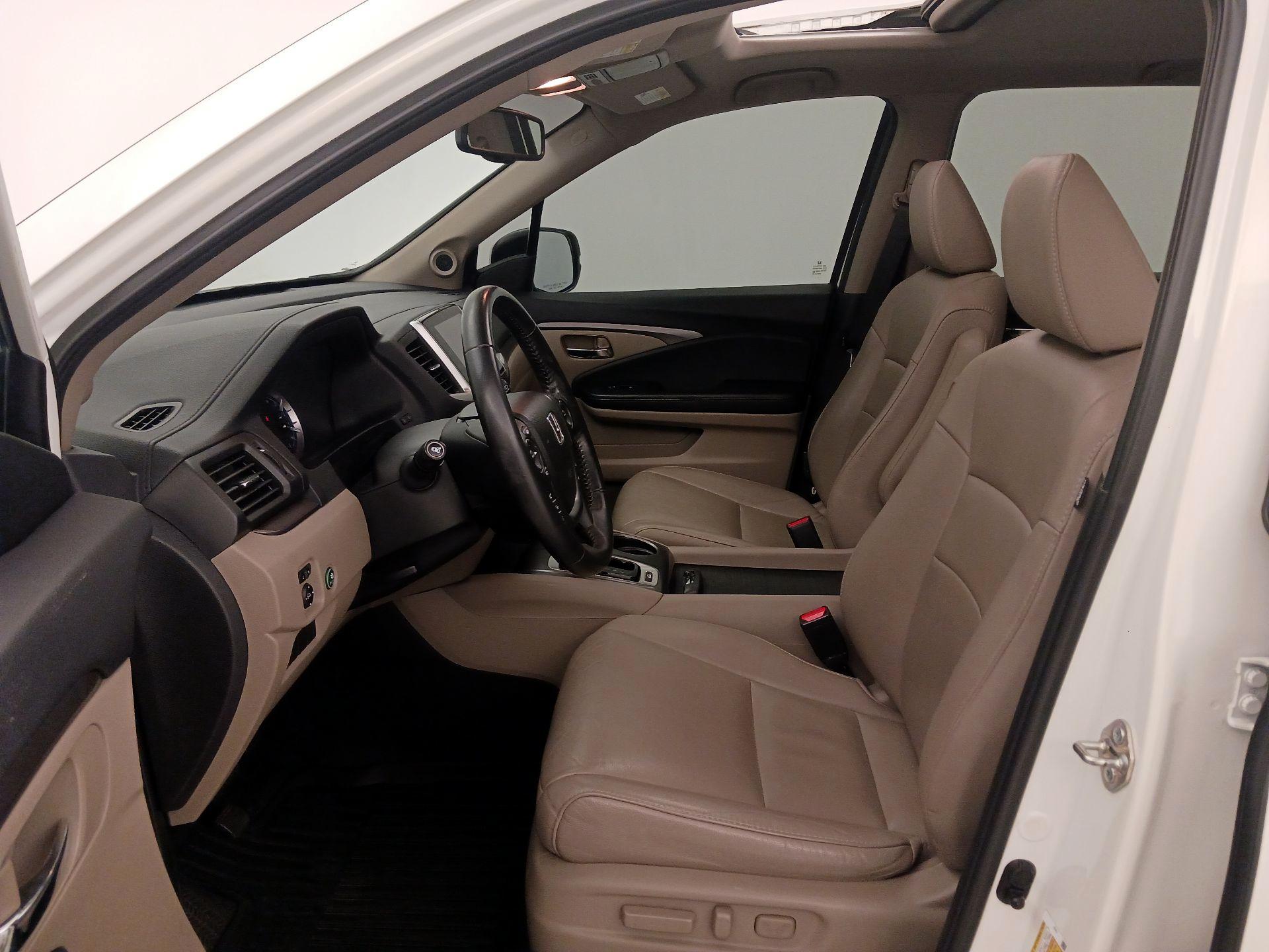 Thumbnail: 2018 Honda Pilot - 11