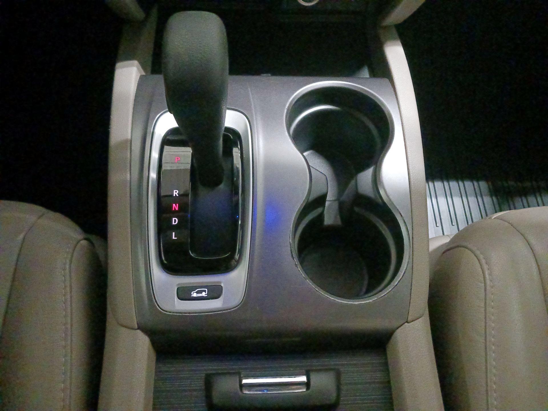 Thumbnail: 2018 Honda Pilot - 17