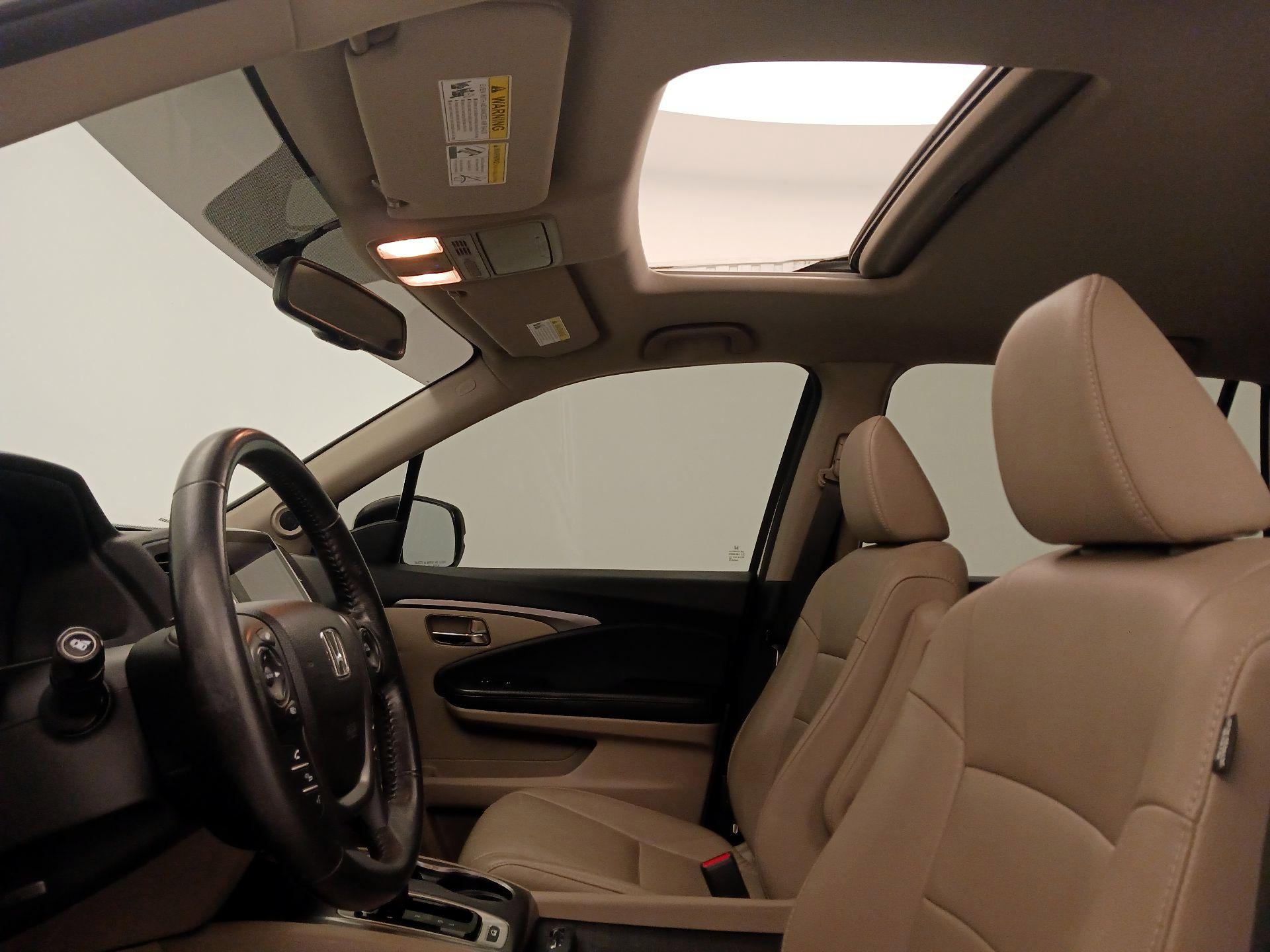 Thumbnail: 2018 Honda Pilot - 19