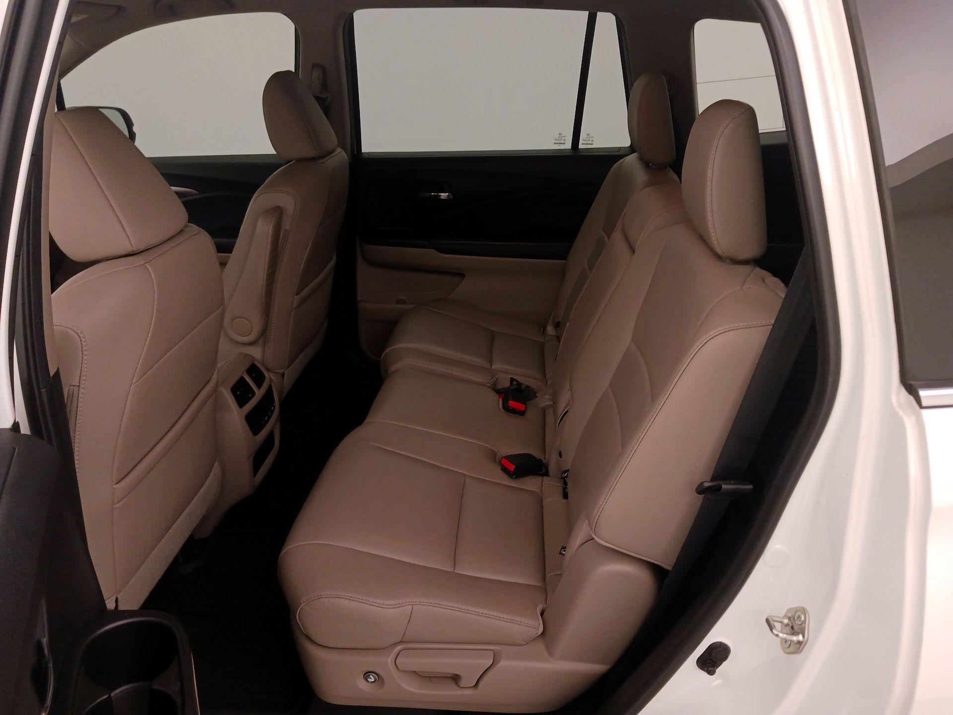 Thumbnail: 2018 Honda Pilot - 20