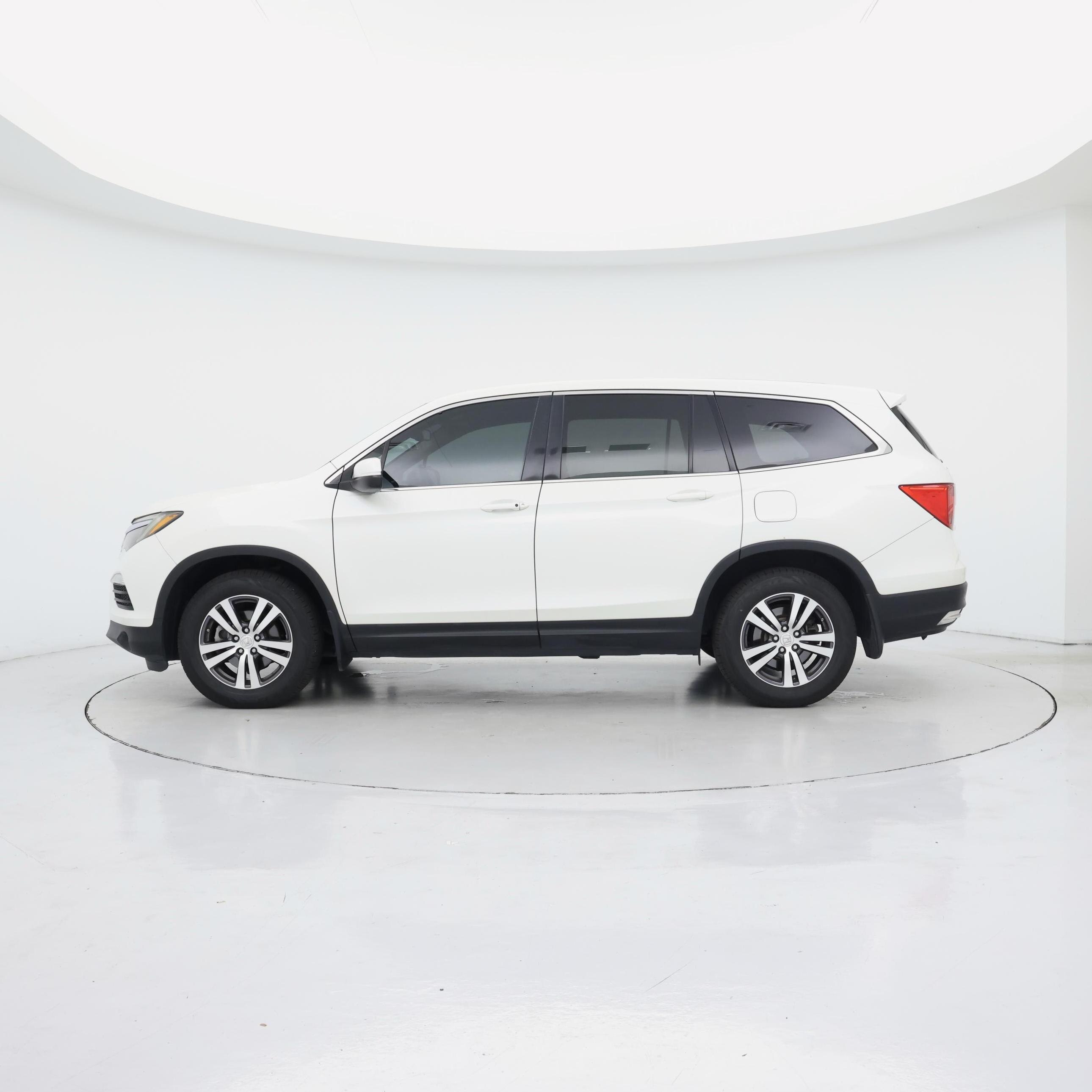 Thumbnail: 2018 Honda Pilot - 3