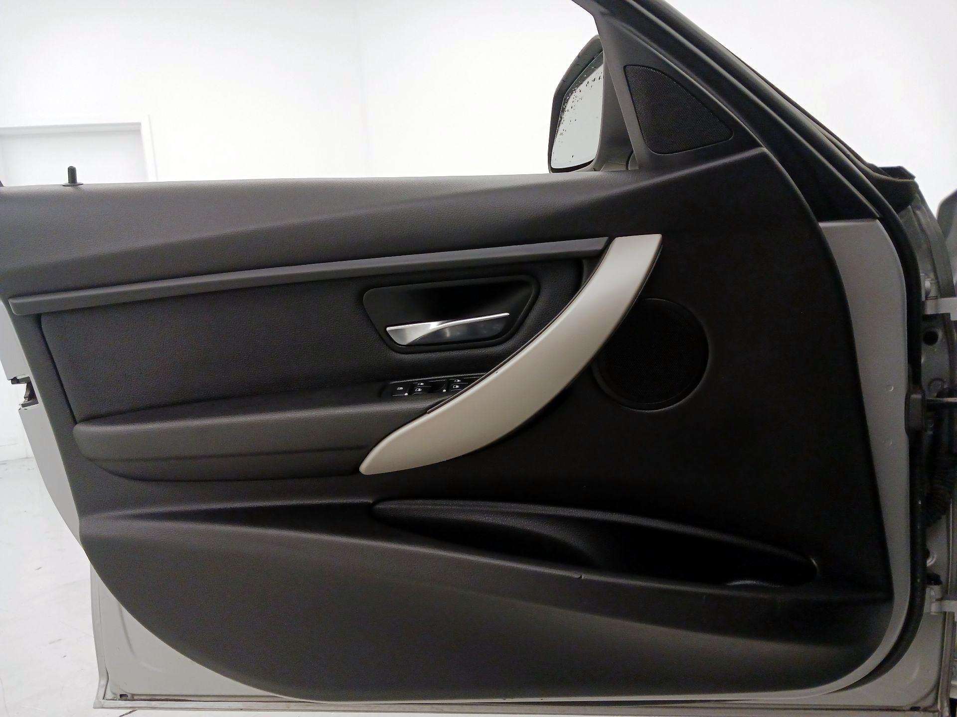 Thumbnail: 2018 BMW 3 Series - 12