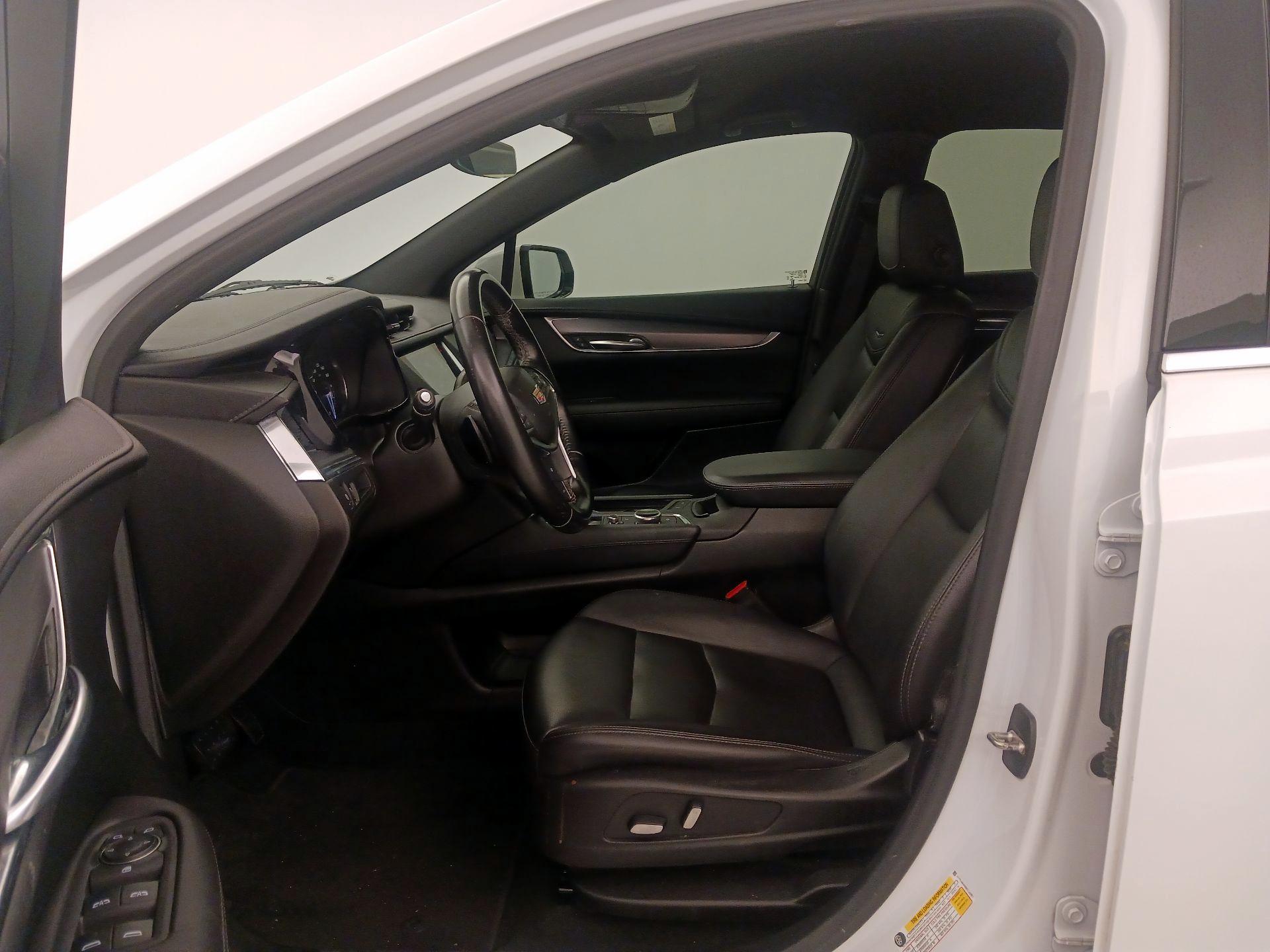 Thumbnail: 2021 Cadillac XT5 - 11
