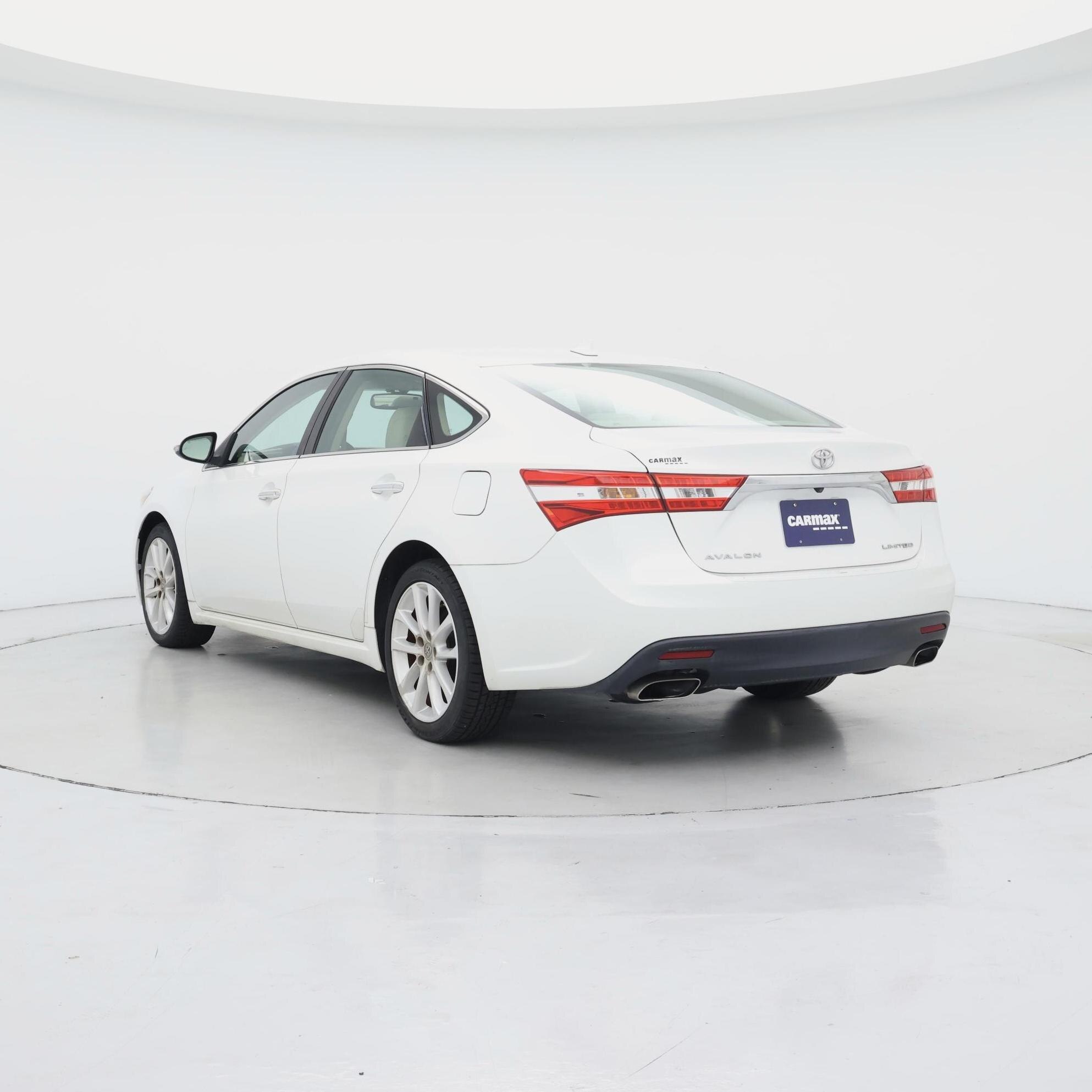 Thumbnail: 2015 Toyota Avalon - 2