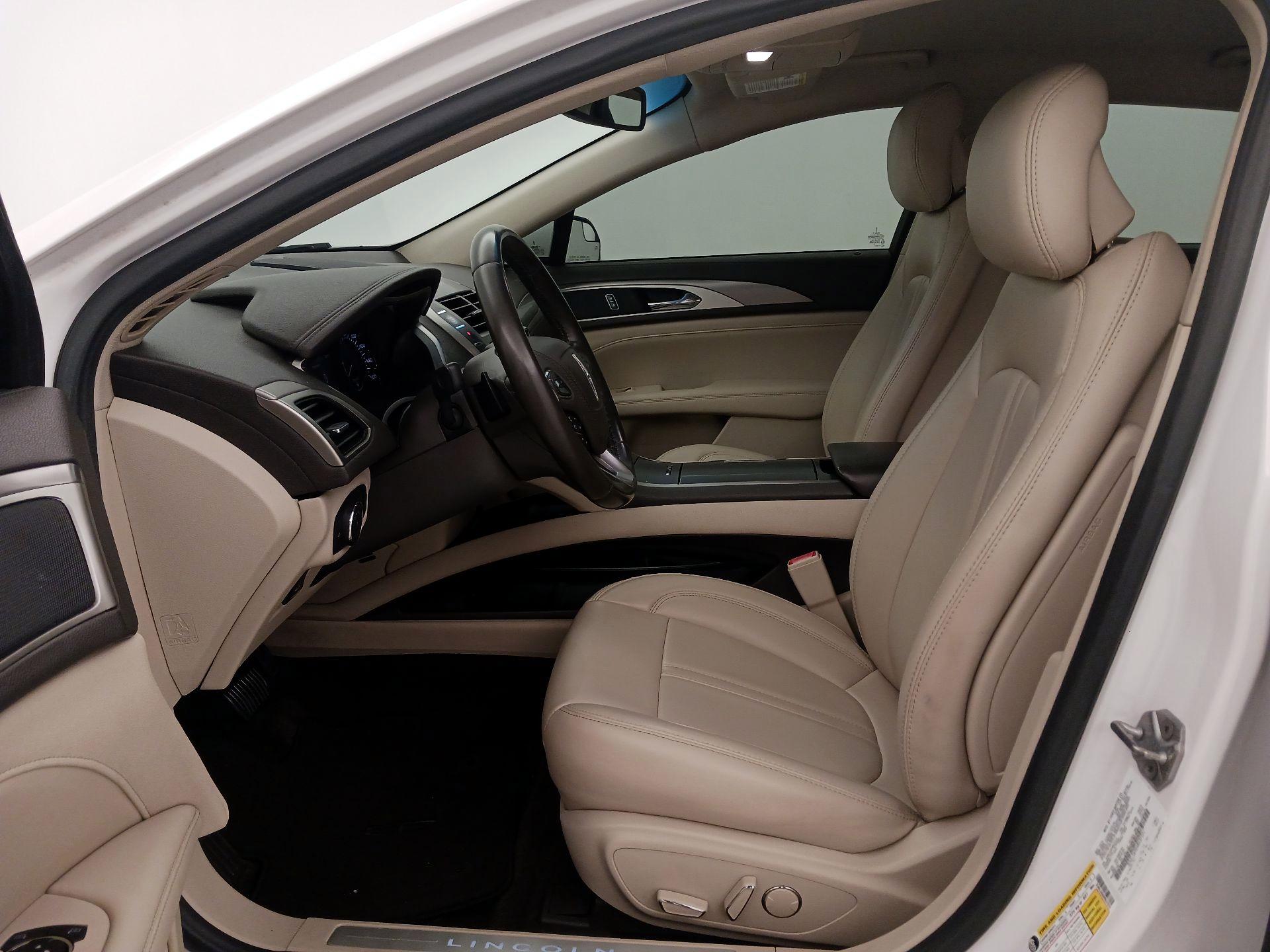 Thumbnail: 2017 Lincoln MKZ - 11