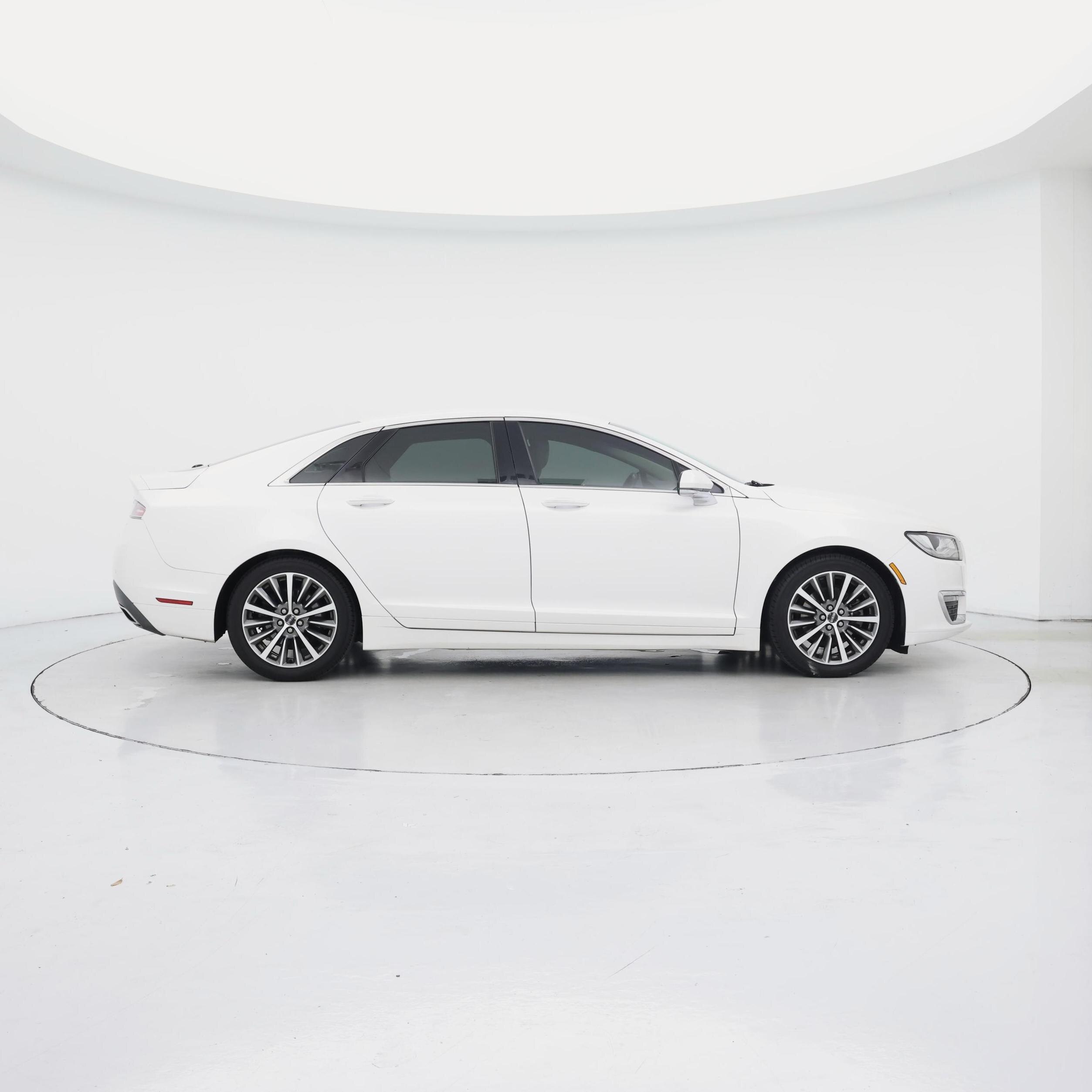 Thumbnail: 2017 Lincoln MKZ - 7