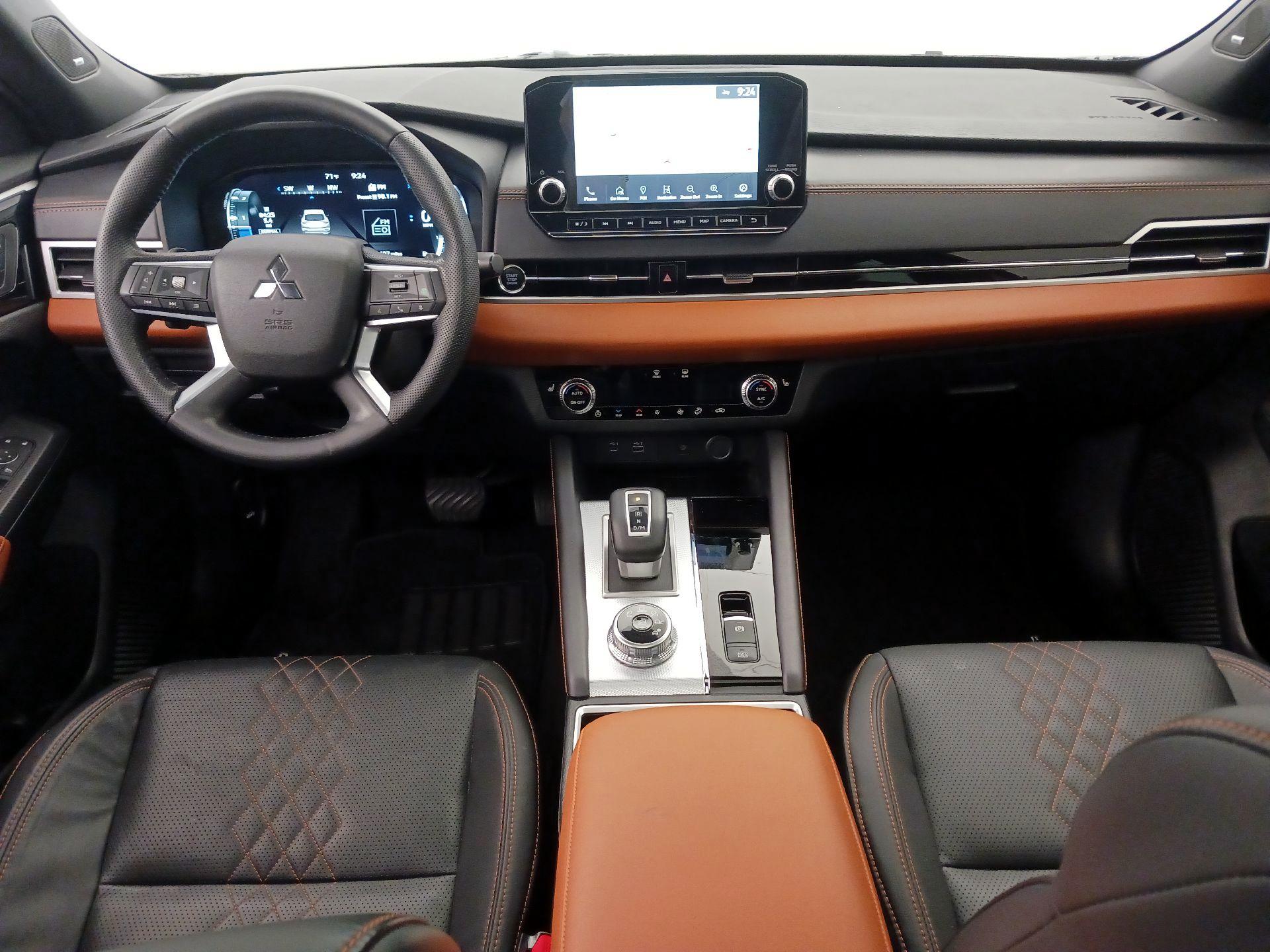 Thumbnail: 2022 Mitsubishi Outlander - 9