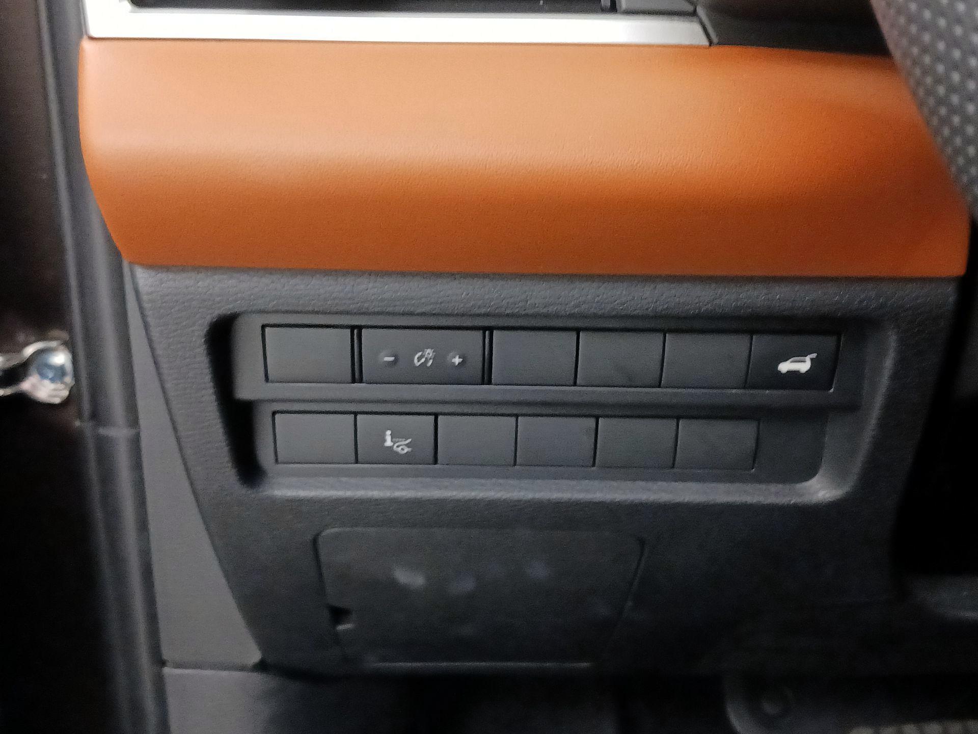 Thumbnail: 2022 Mitsubishi Outlander - 13