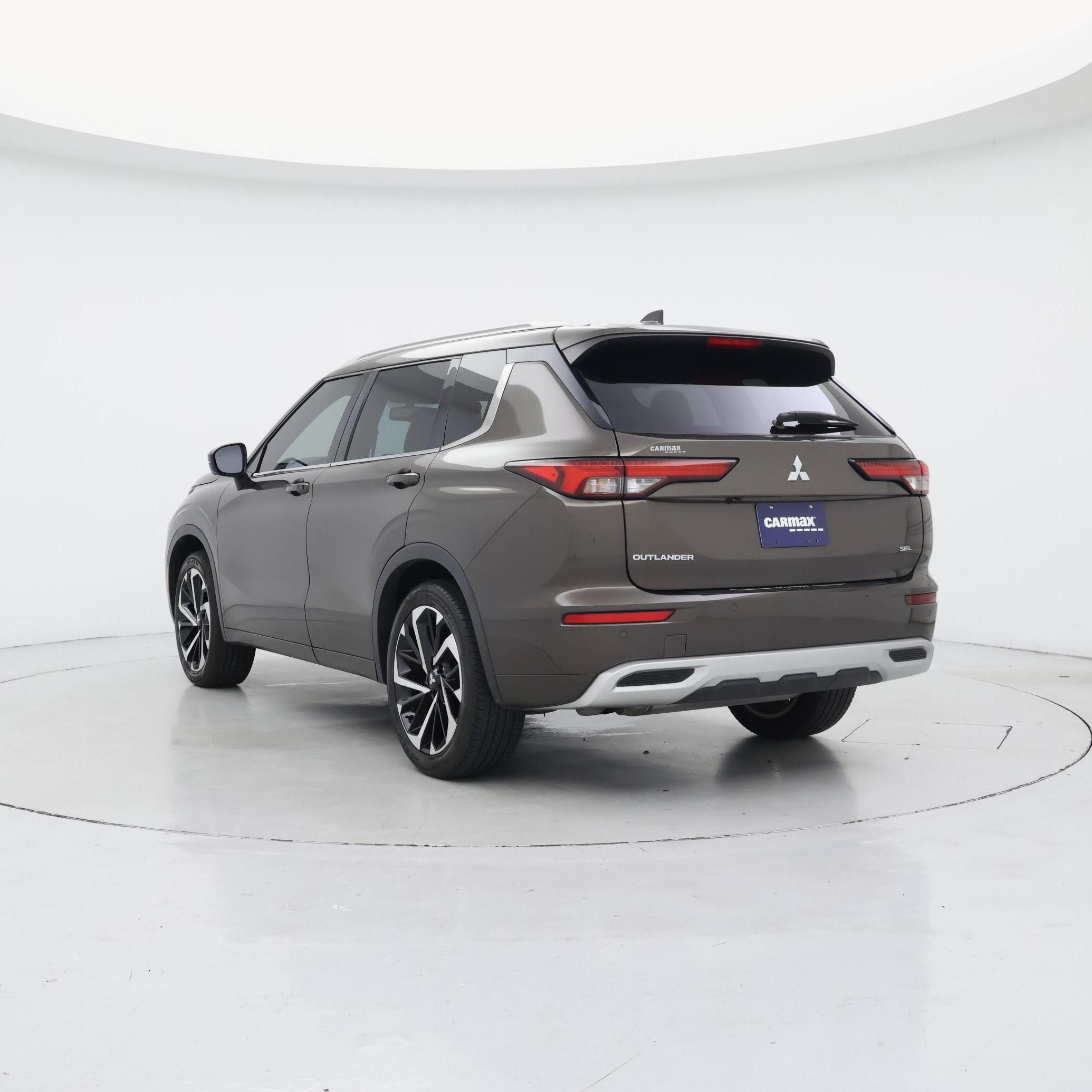 Thumbnail: 2022 Mitsubishi Outlander - 2