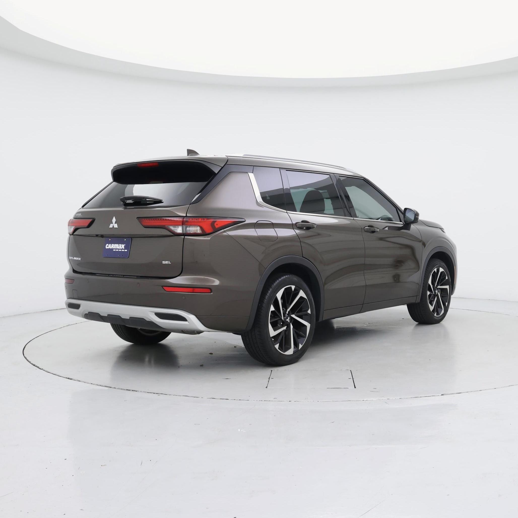Thumbnail: 2022 Mitsubishi Outlander - 8
