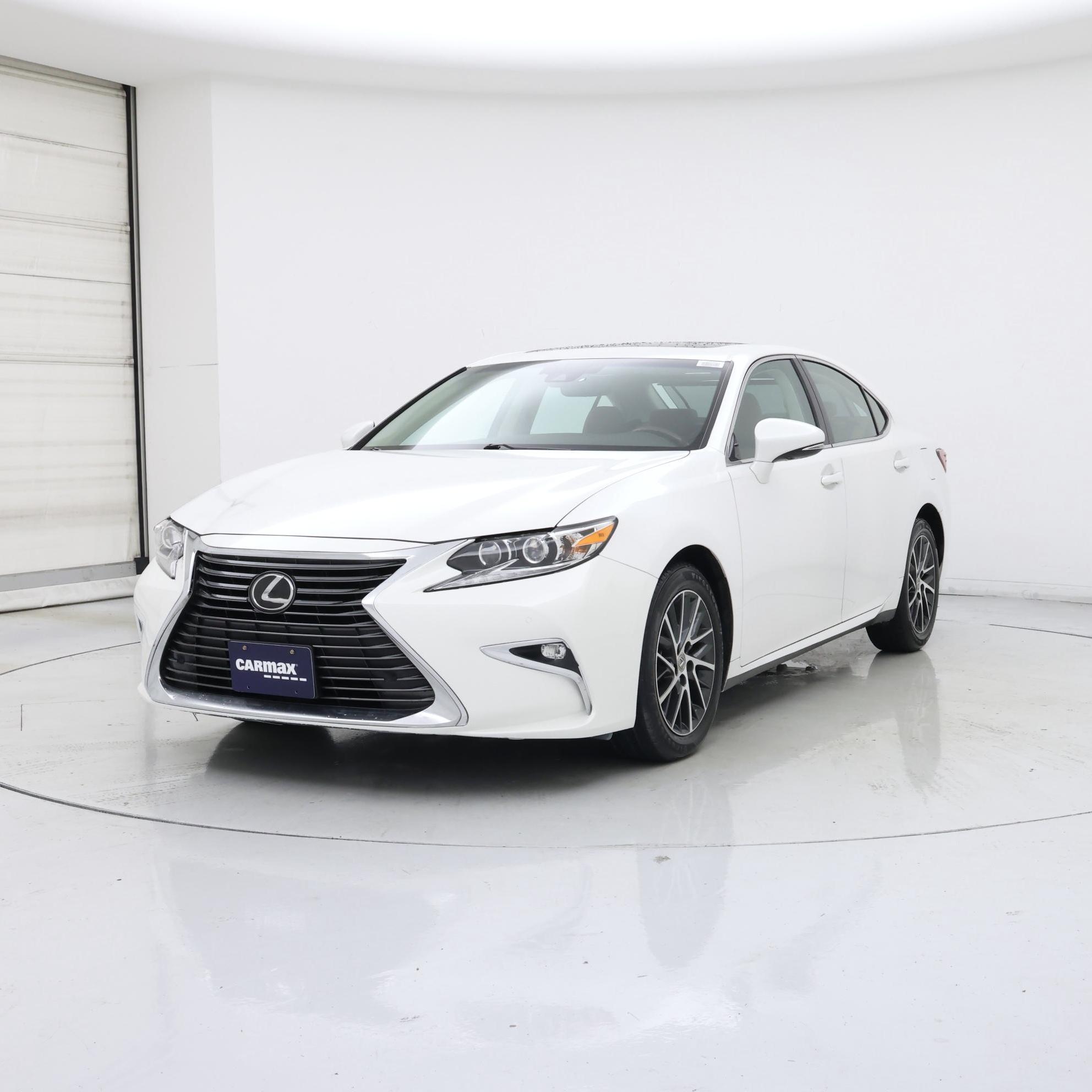 Thumbnail: 2018 Lexus ES - 4