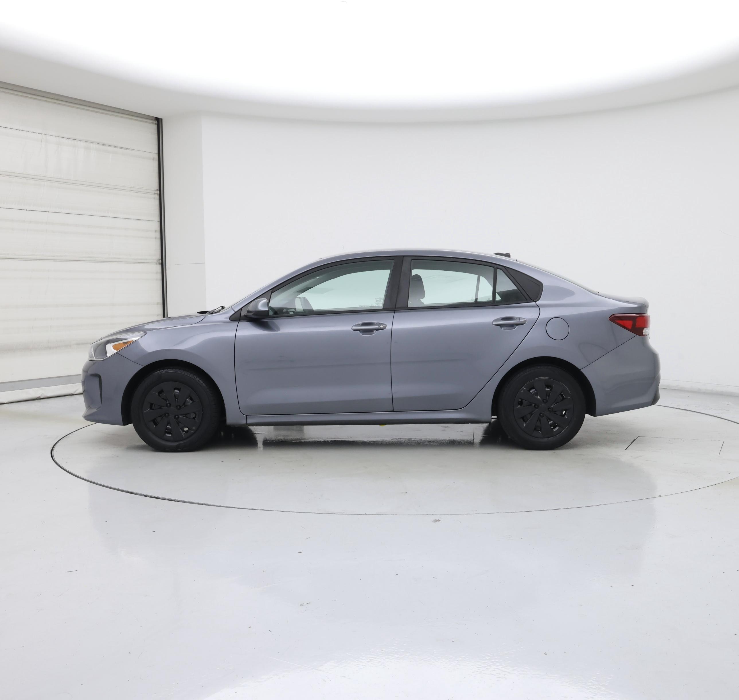 Thumbnail: 2020 Kia Rio - 3