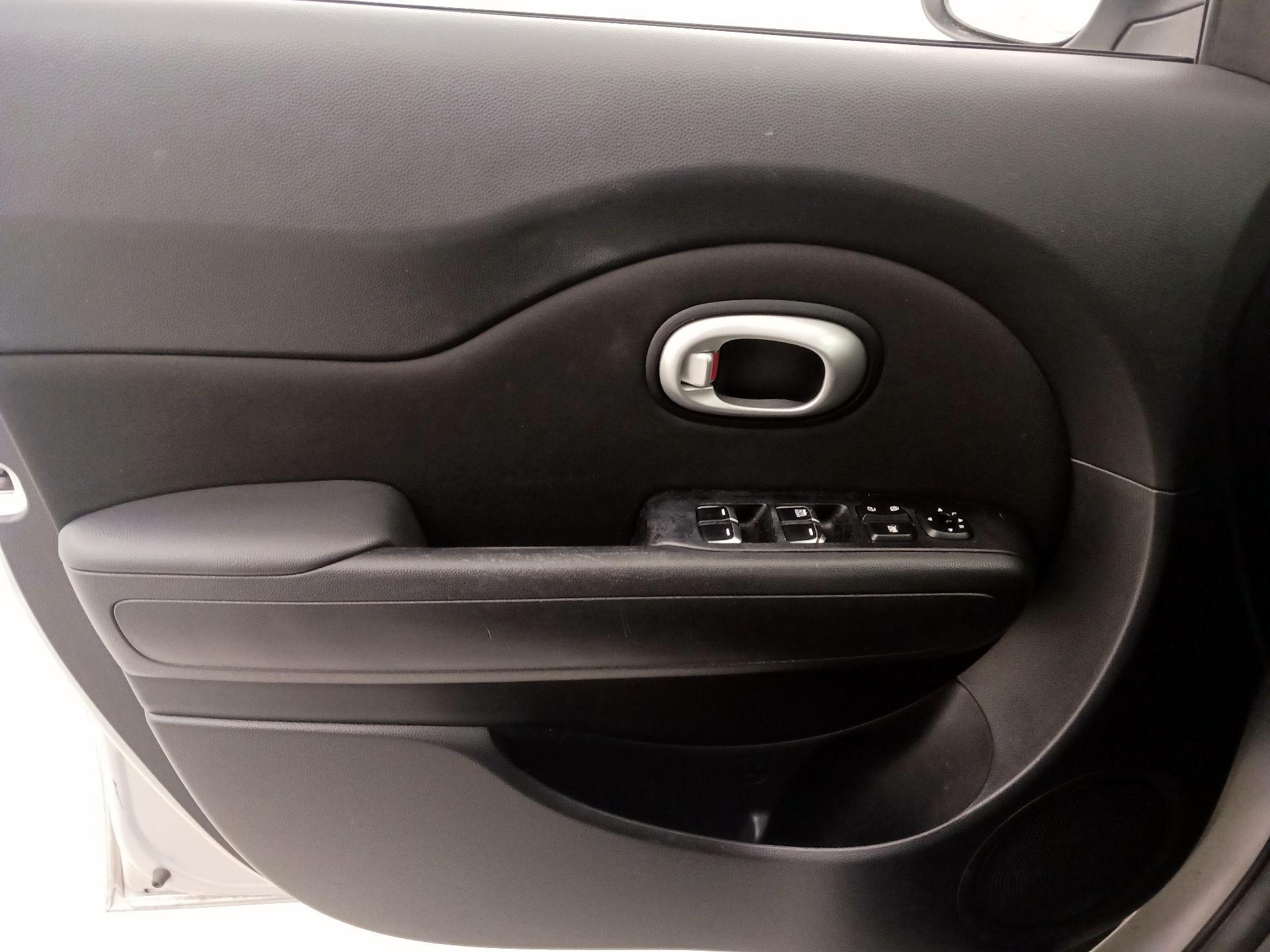 Thumbnail: 2017 Kia Soul - 12