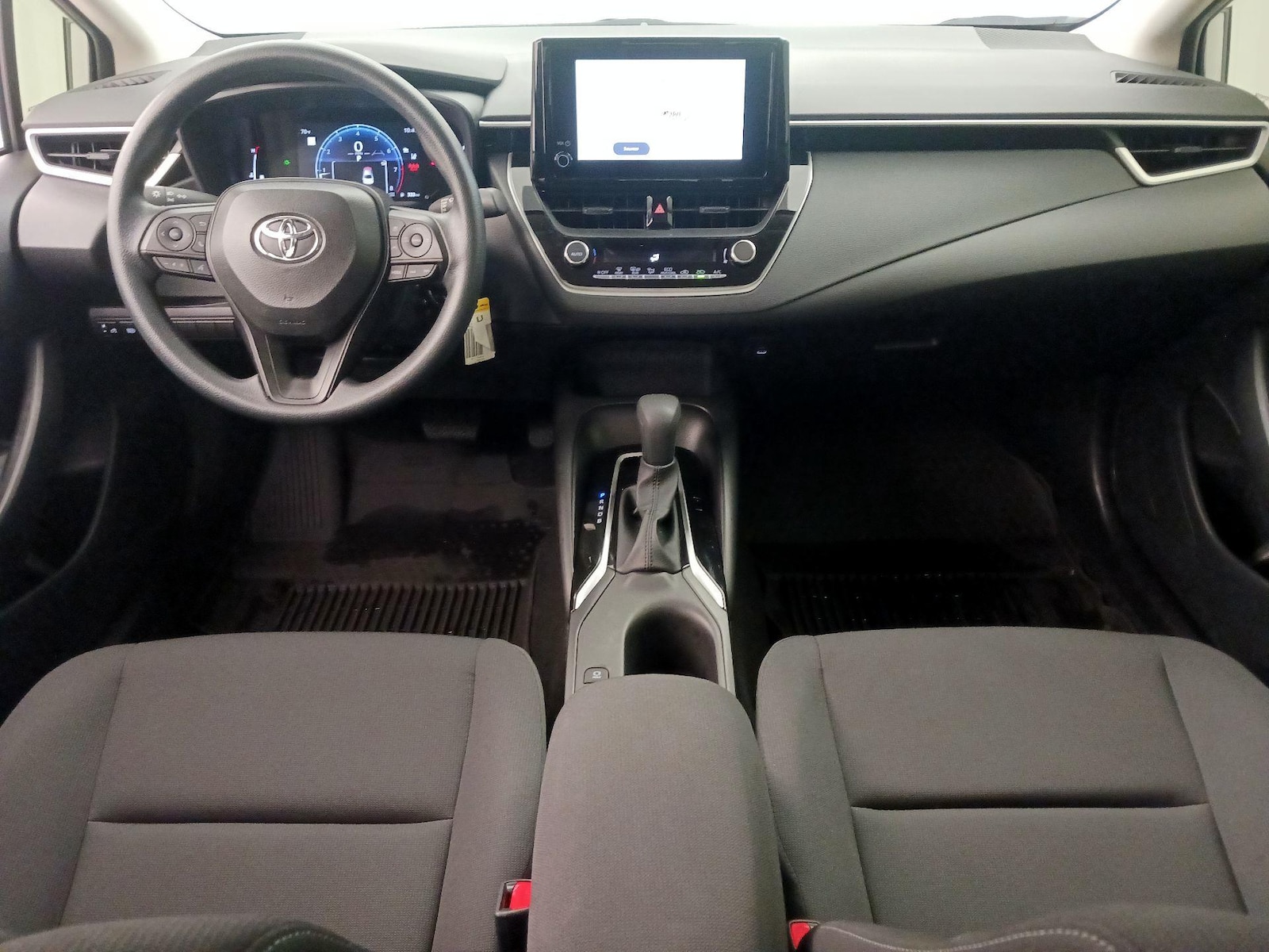 2026 Toyota Corolla LE - Photo 10