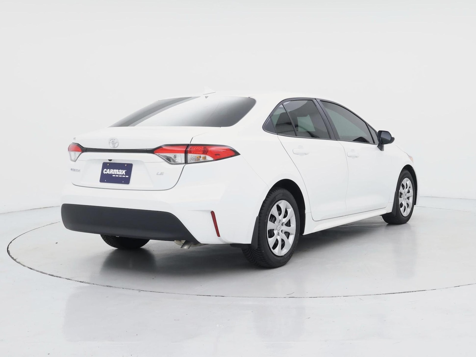 2026 Toyota Corolla LE - Photo 9