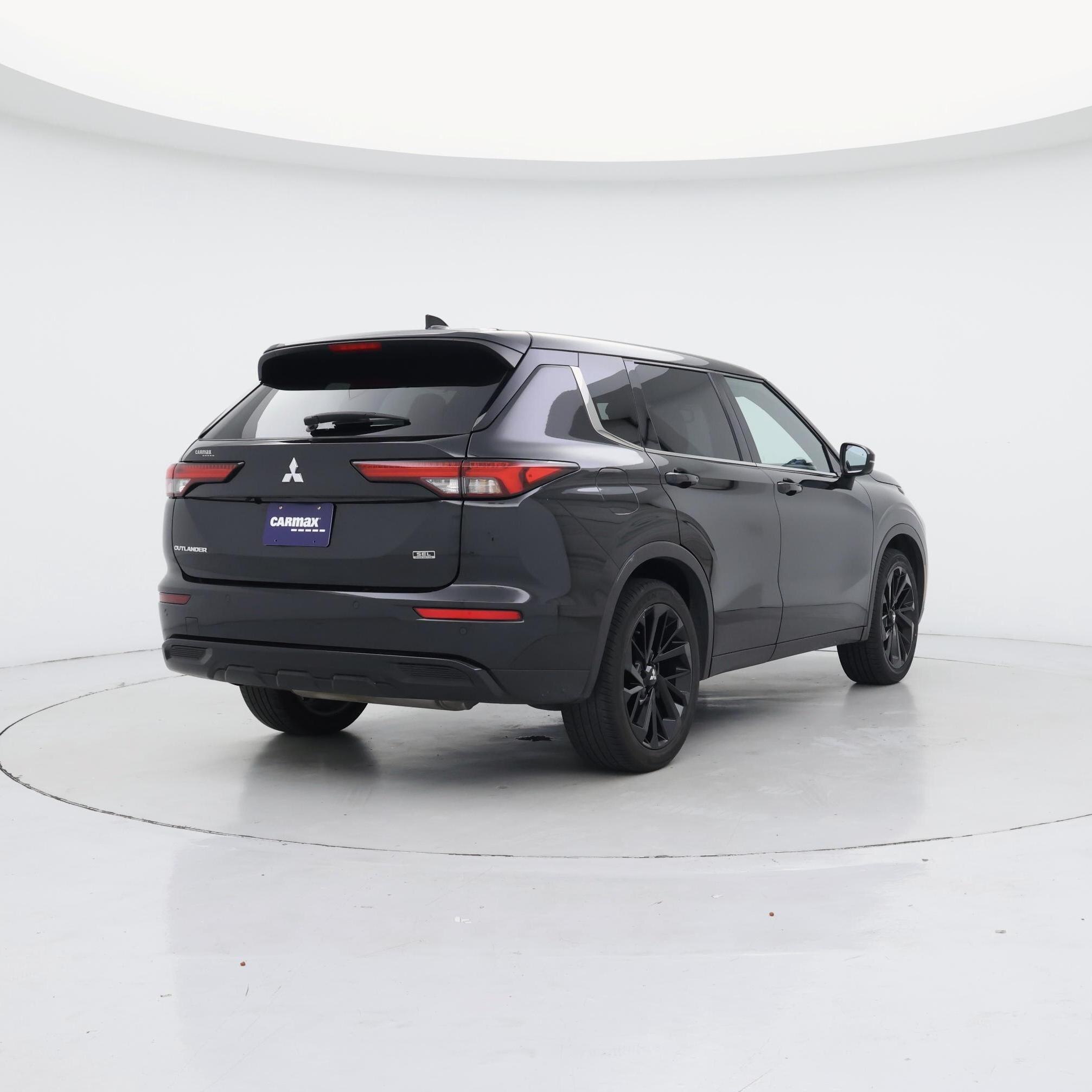 Thumbnail: 2023 Mitsubishi Outlander - 8
