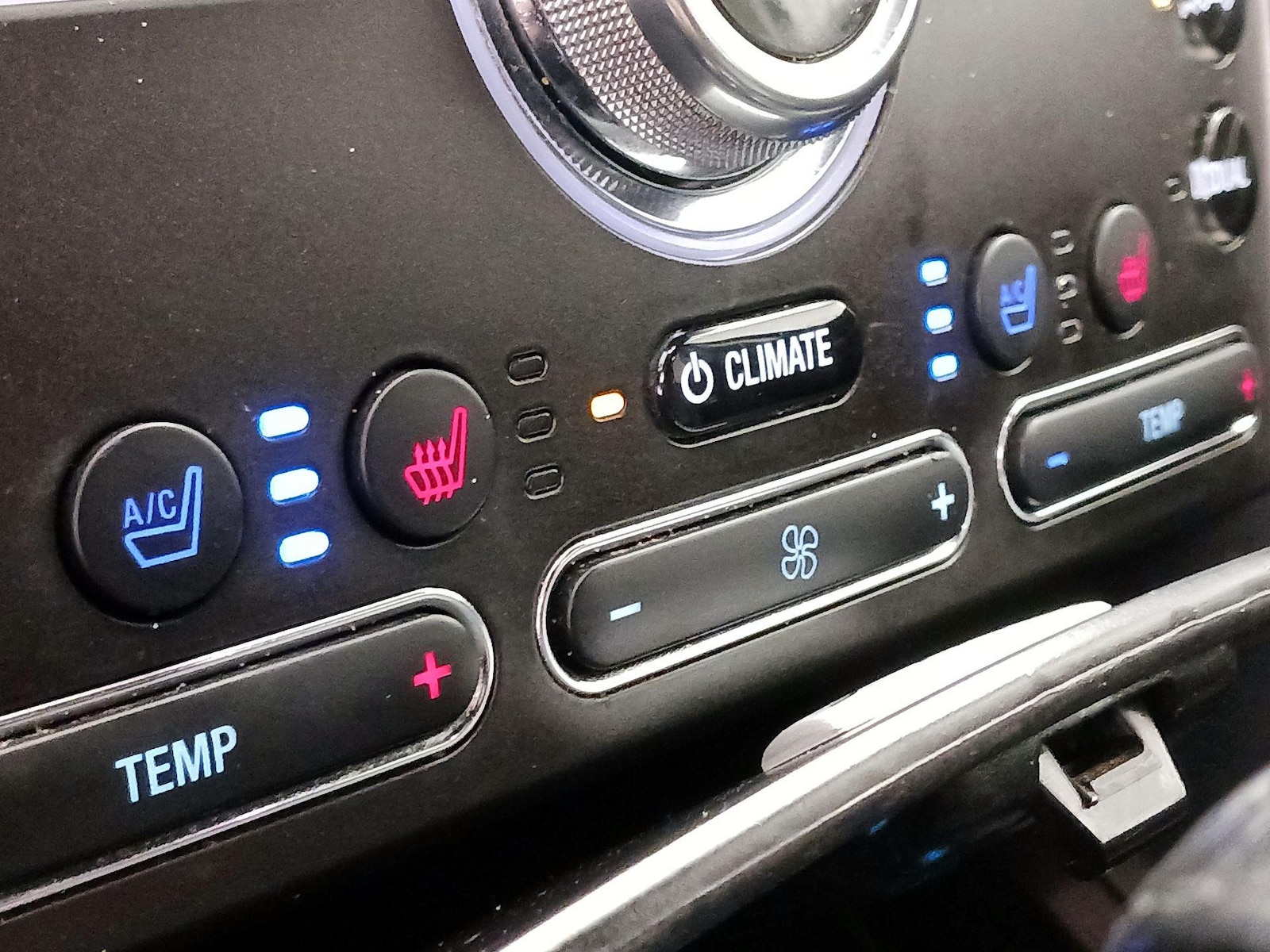 2018 Ford Explorer Limited - Photo 18