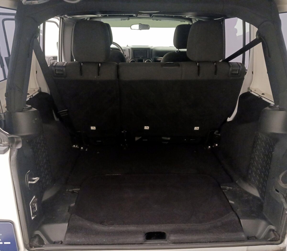 Trunk/Cargo (Seats Up)
