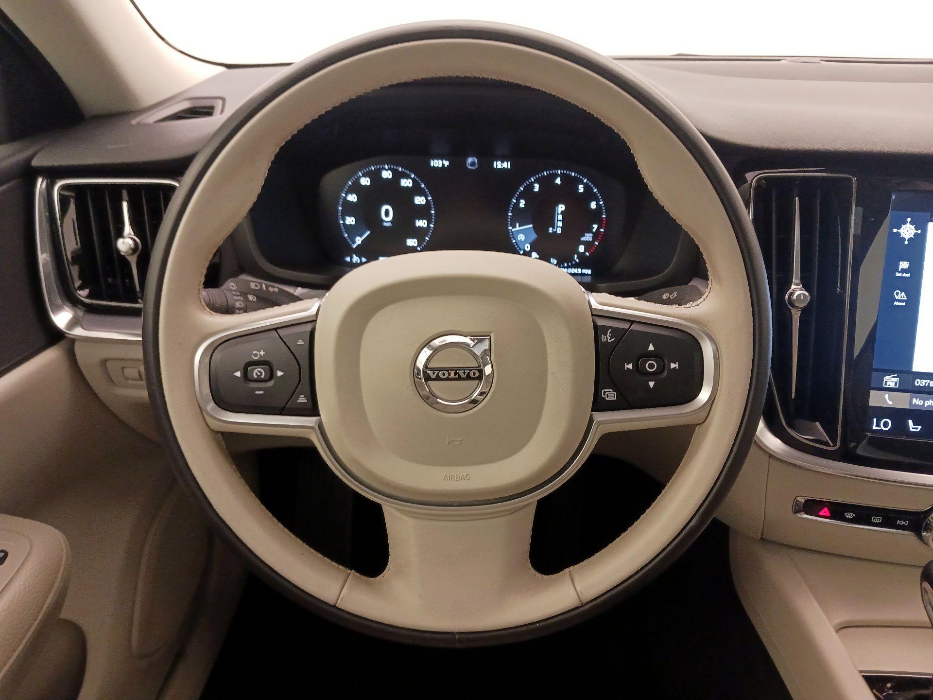 Thumbnail: 2020 Volvo S60 - 10