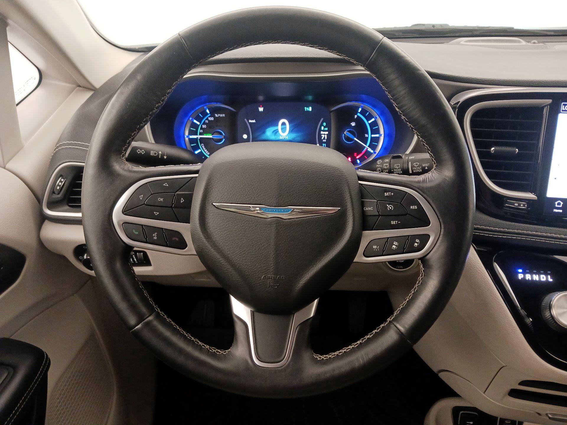 Thumbnail: 2021 Chrysler Pacifica - 10