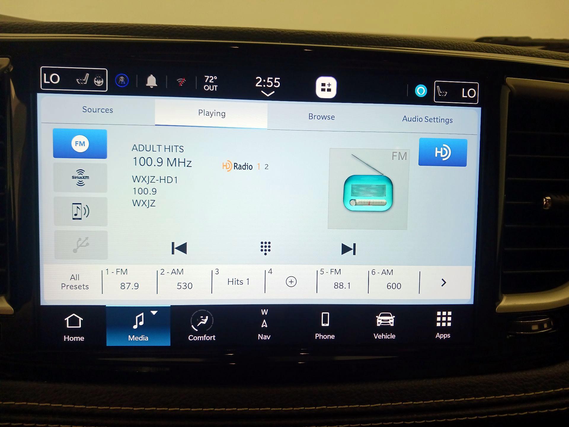 Thumbnail: 2021 Chrysler Pacifica - 16