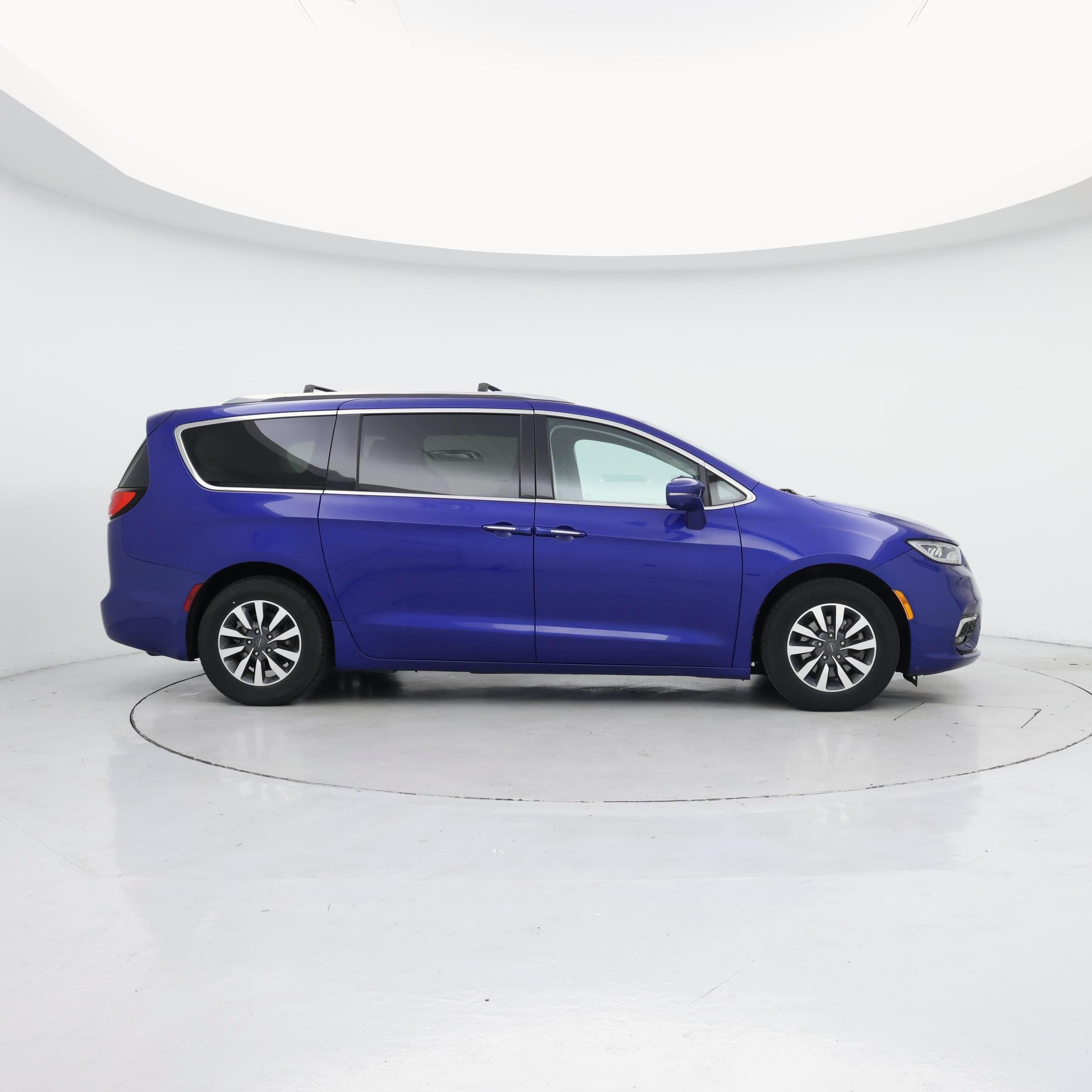 Thumbnail: 2021 Chrysler Pacifica - 7