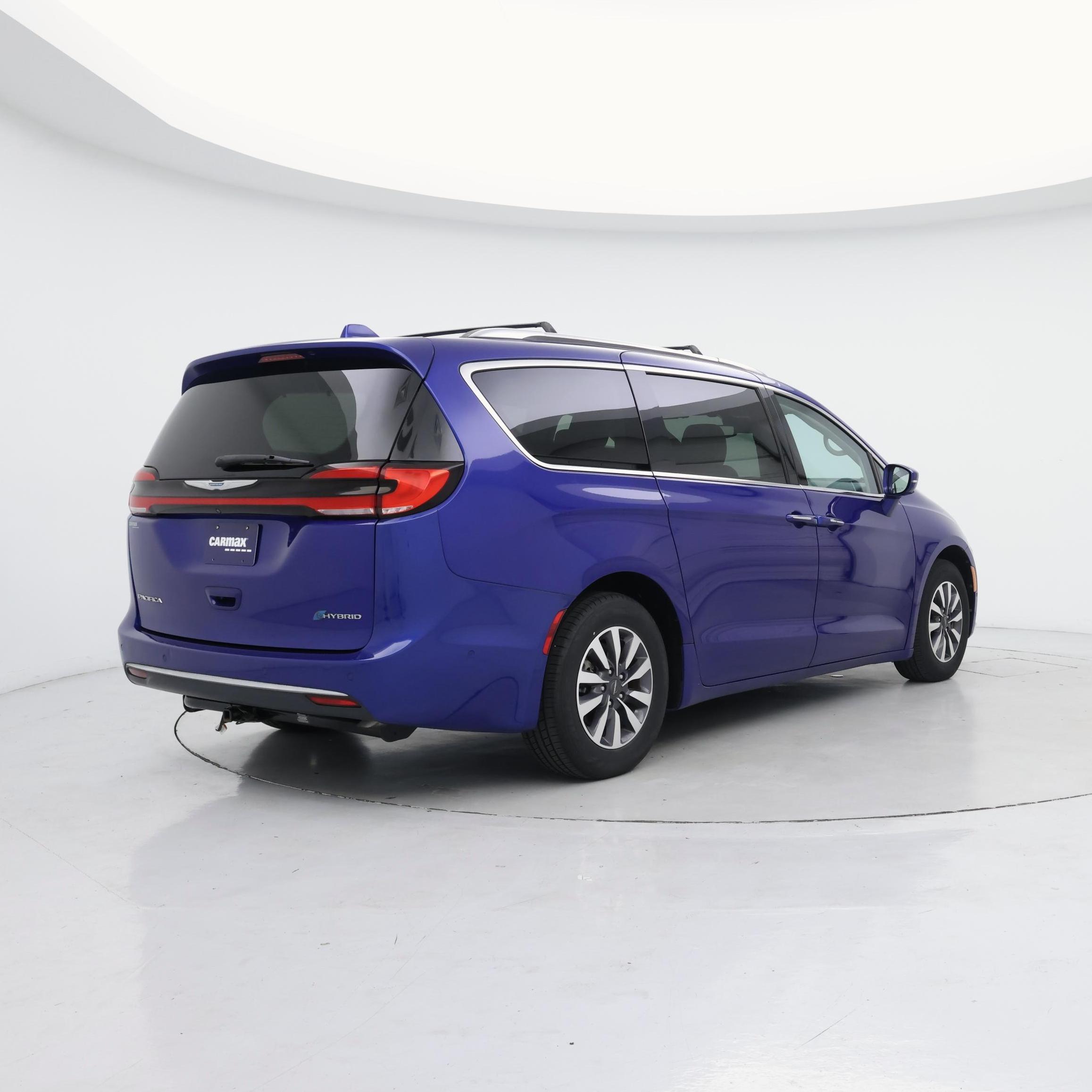 Thumbnail: 2021 Chrysler Pacifica - 8