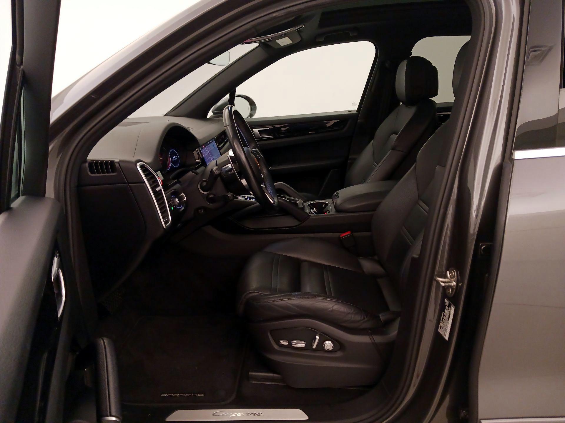 Thumbnail: 2019 Porsche Cayenne - 11